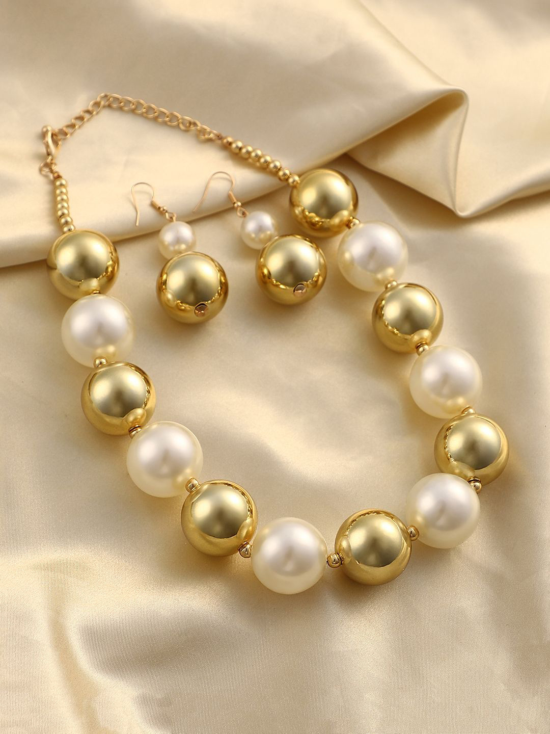 SOHI The Majest Block Jewellery Set