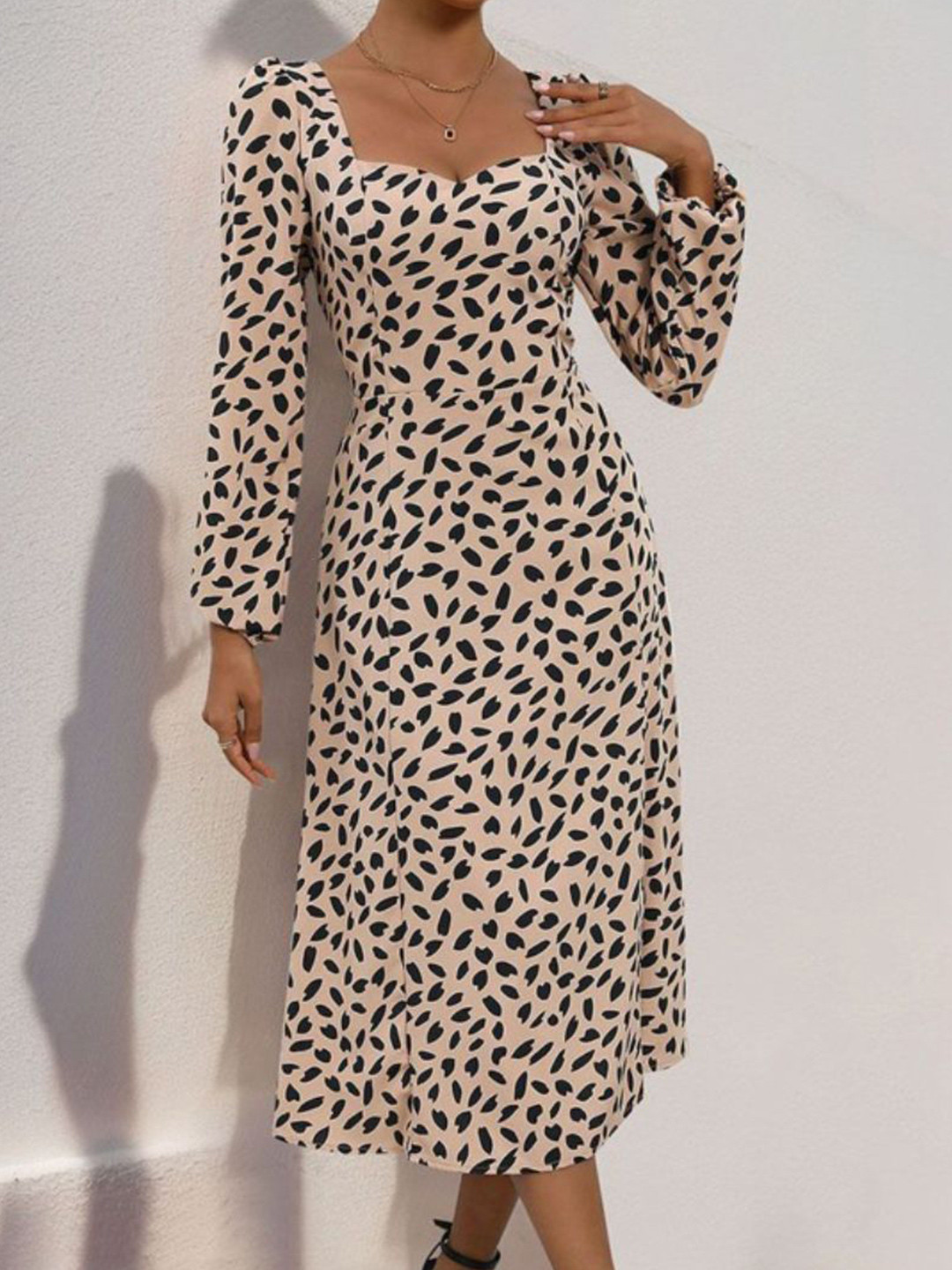 bebe Abstract Print Square Neck Puff Sleeve Tie-Back Midi Dress