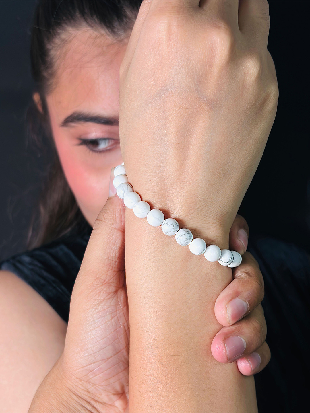 INARI SHINES Women Natural Howlite Stone Bracelet