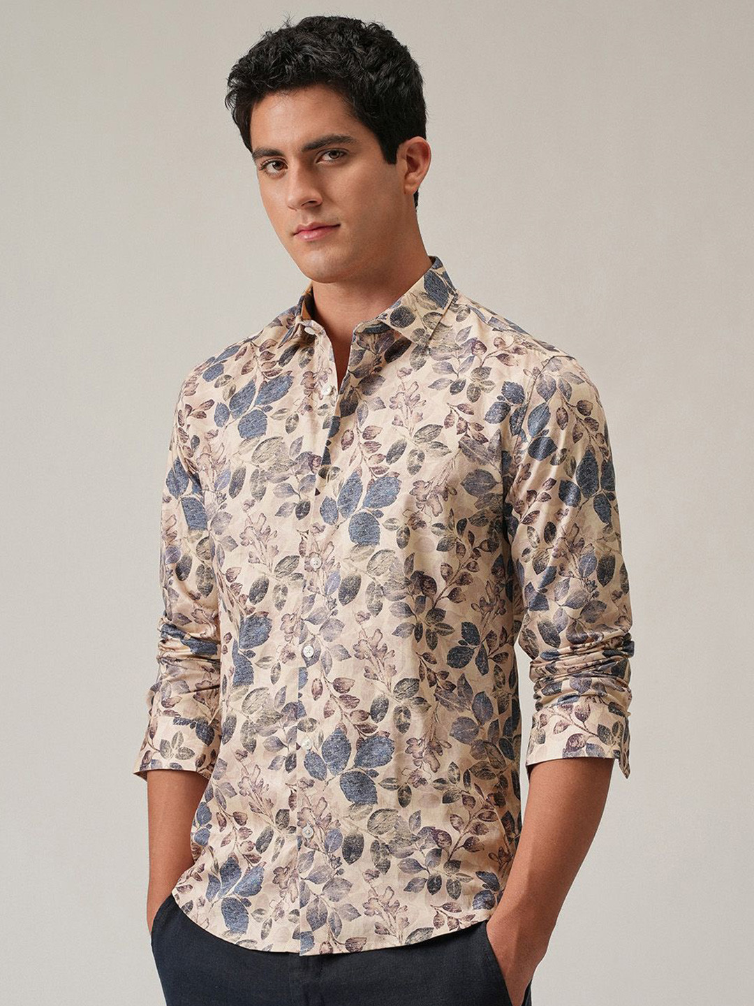 Banana Club Men Classic Slim Fit Floral Printed Casual Shirt