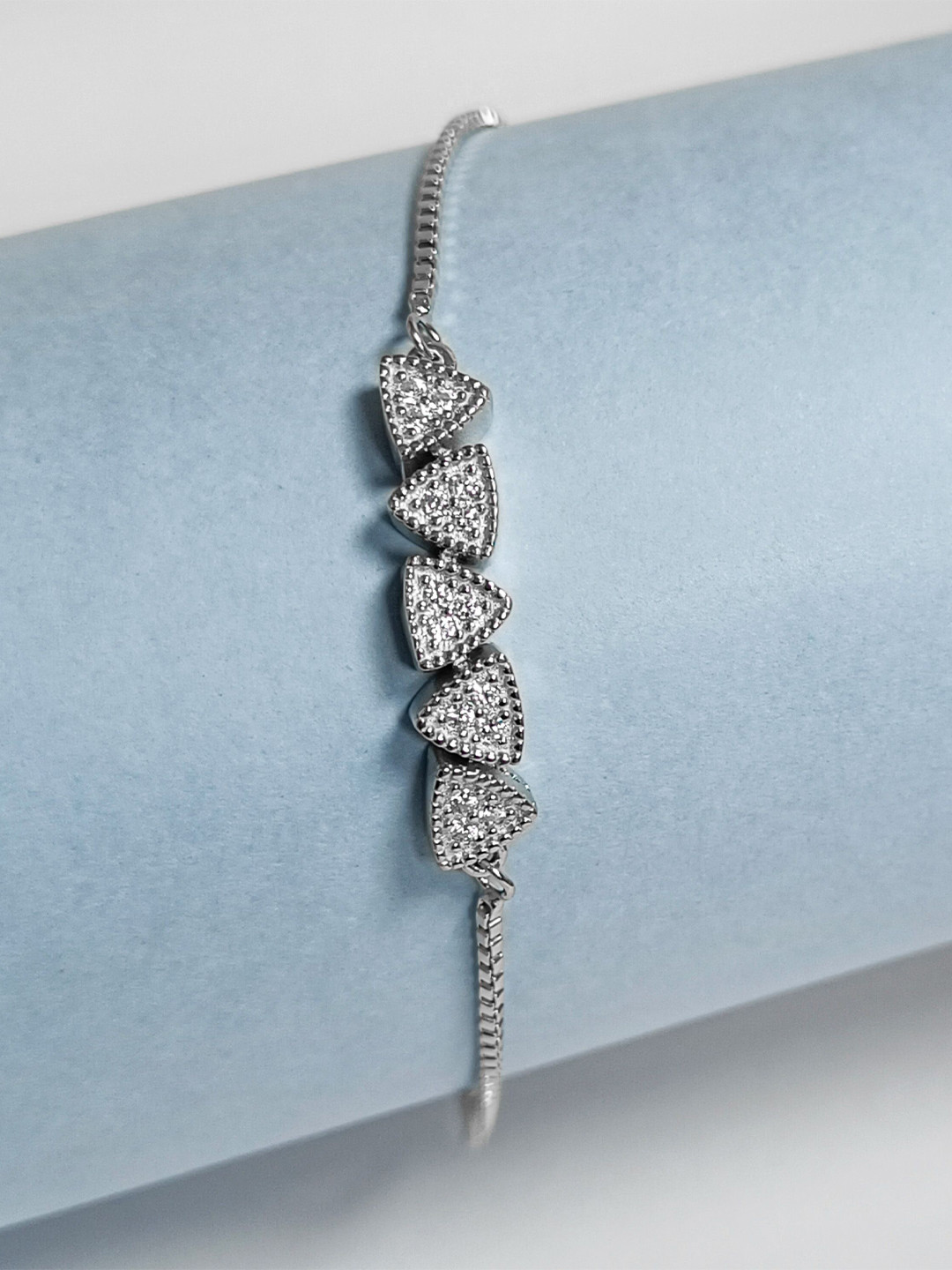 INARI SHINES 925 Silver Triangular Charms Bracelet with Zircons