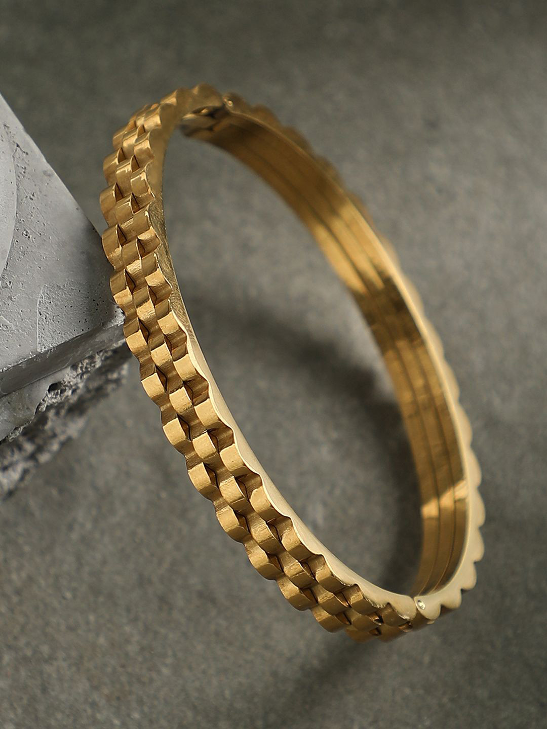 SOHI The H-Link Gold-Plated Wraparound Bracelet