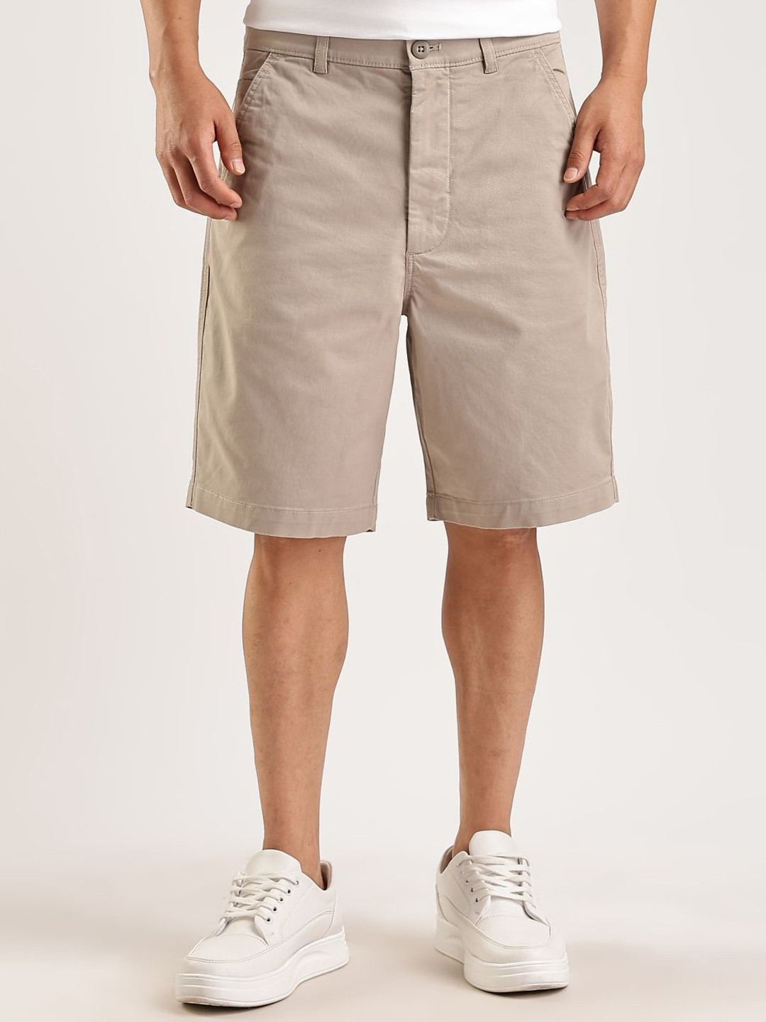 Calvin Klein Jeans Men Loose Fit Mid-Rise Shorts