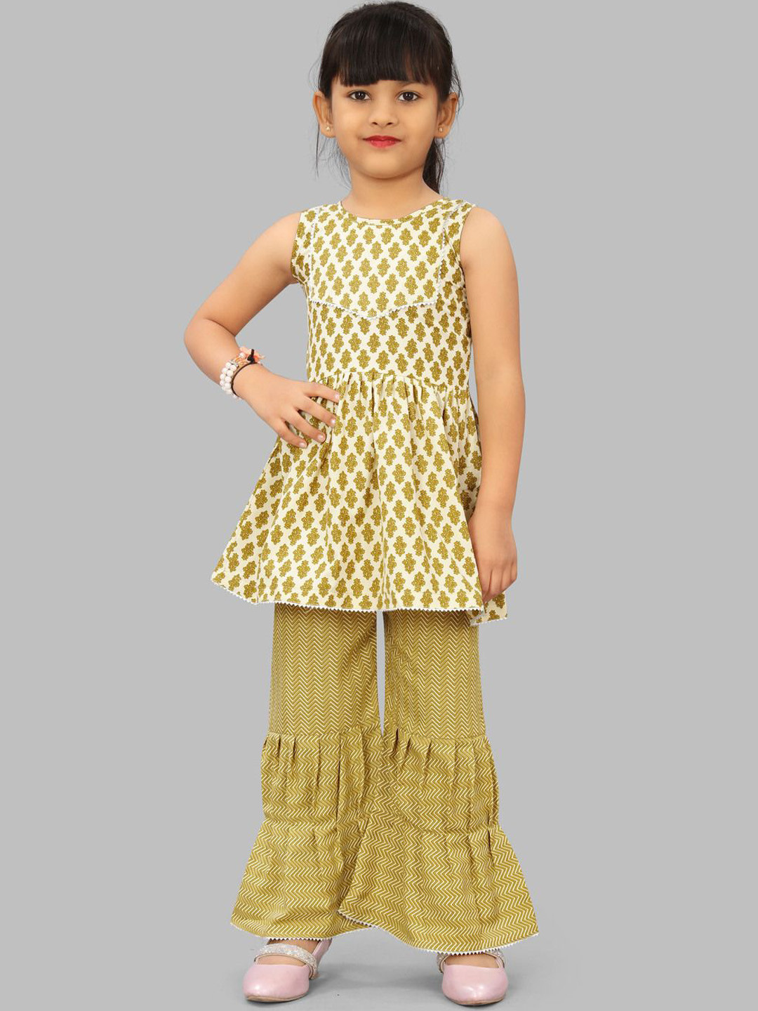 Tejam Girls Floral Printed Kurta with Sharara