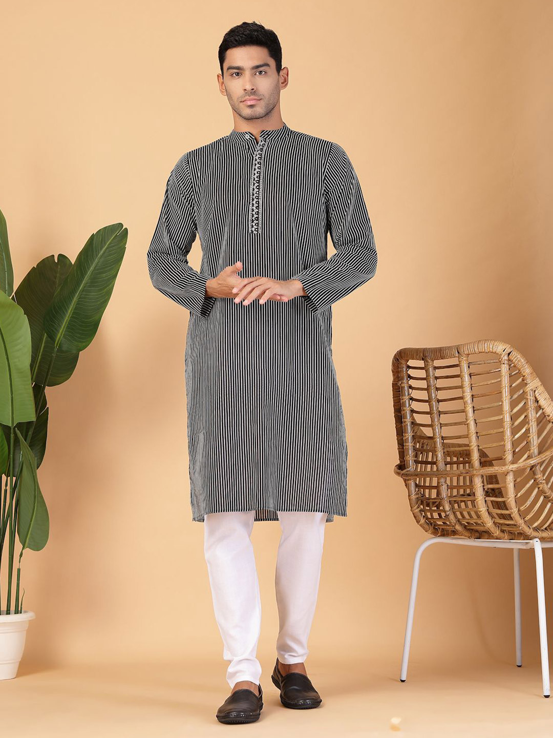 JAPER KURTI Men Printed Thread Work Kurta
