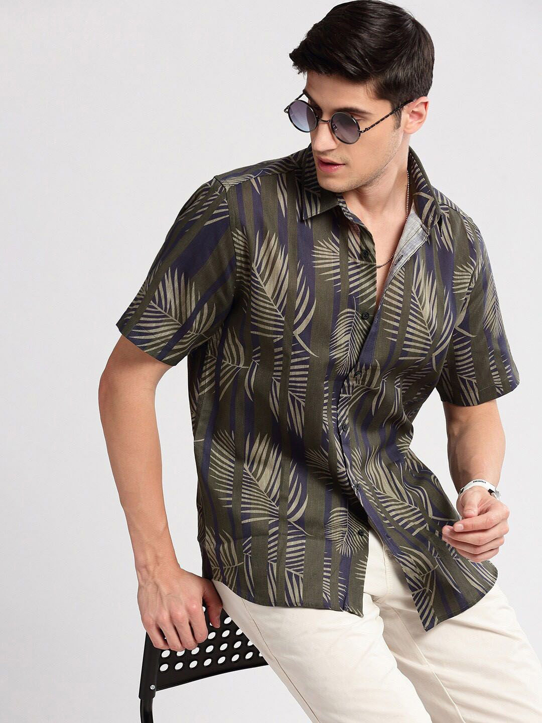 TIGER SNAKE Men Comfort Fit Floral Printed Spread Collar Casual Shirt