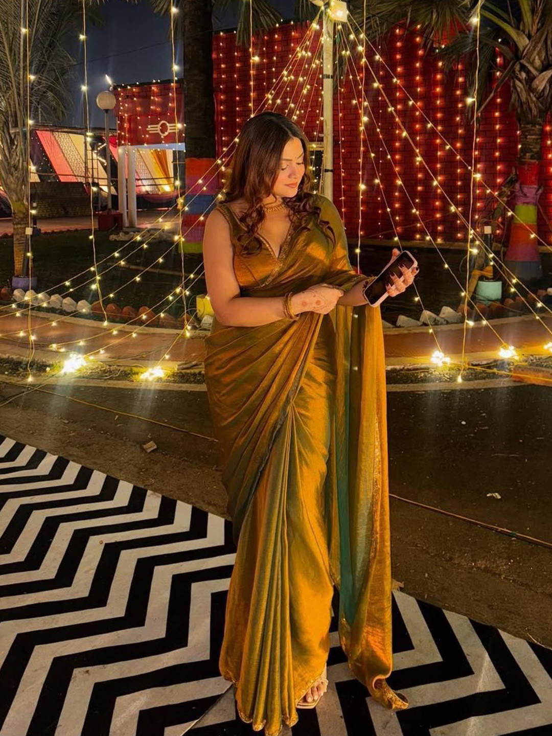 HERE&NOW Women Beads and Stones Organza Saree