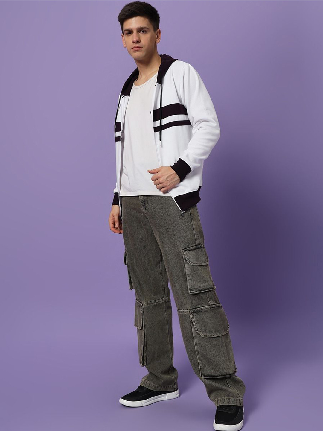 The Roadster Lifestyle Co.Men Colorblocked Zipper Hoodie