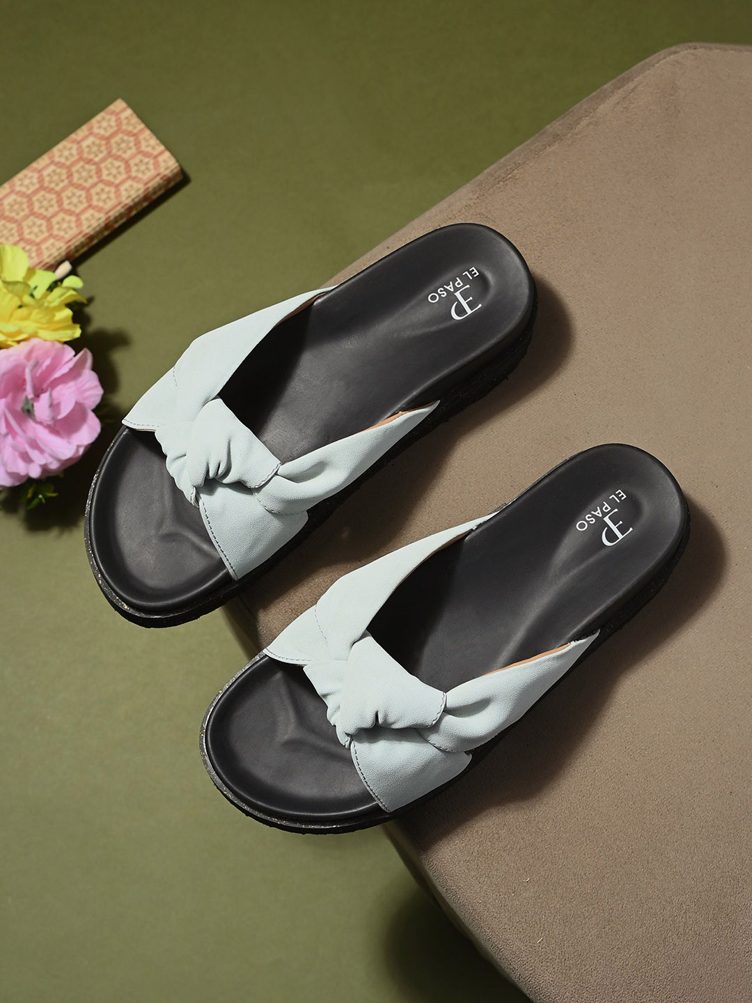 El Paso Solid Flatform Sandals