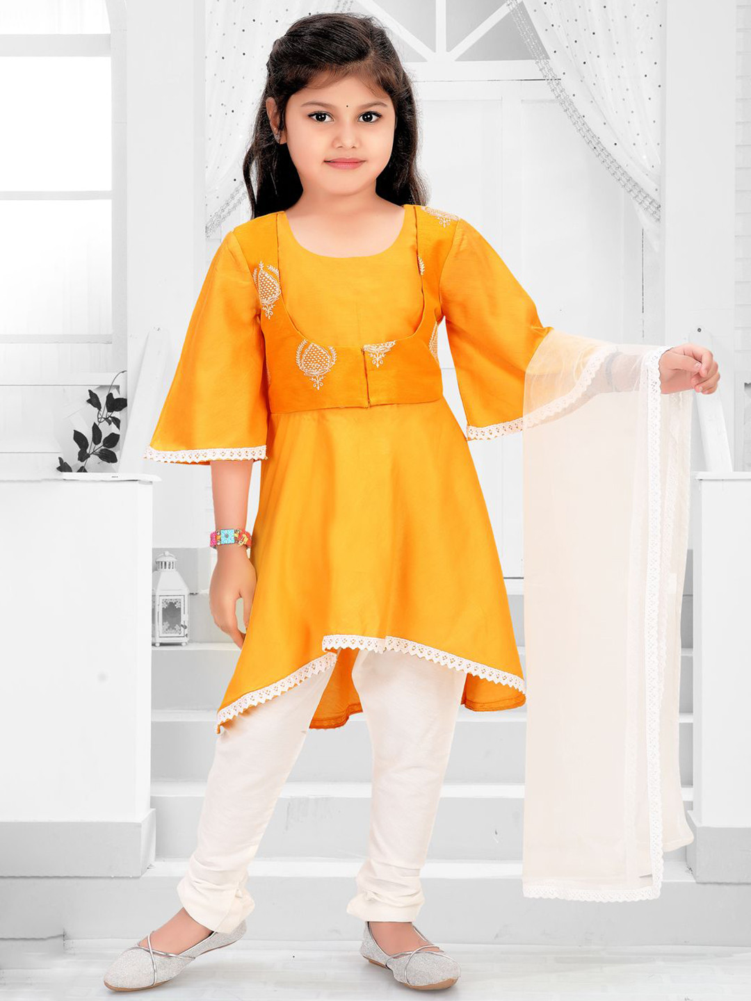 Pragya Exclusive Girls Ethnic Motifs Printed Regular Kurta with Trousers & With Dupatta