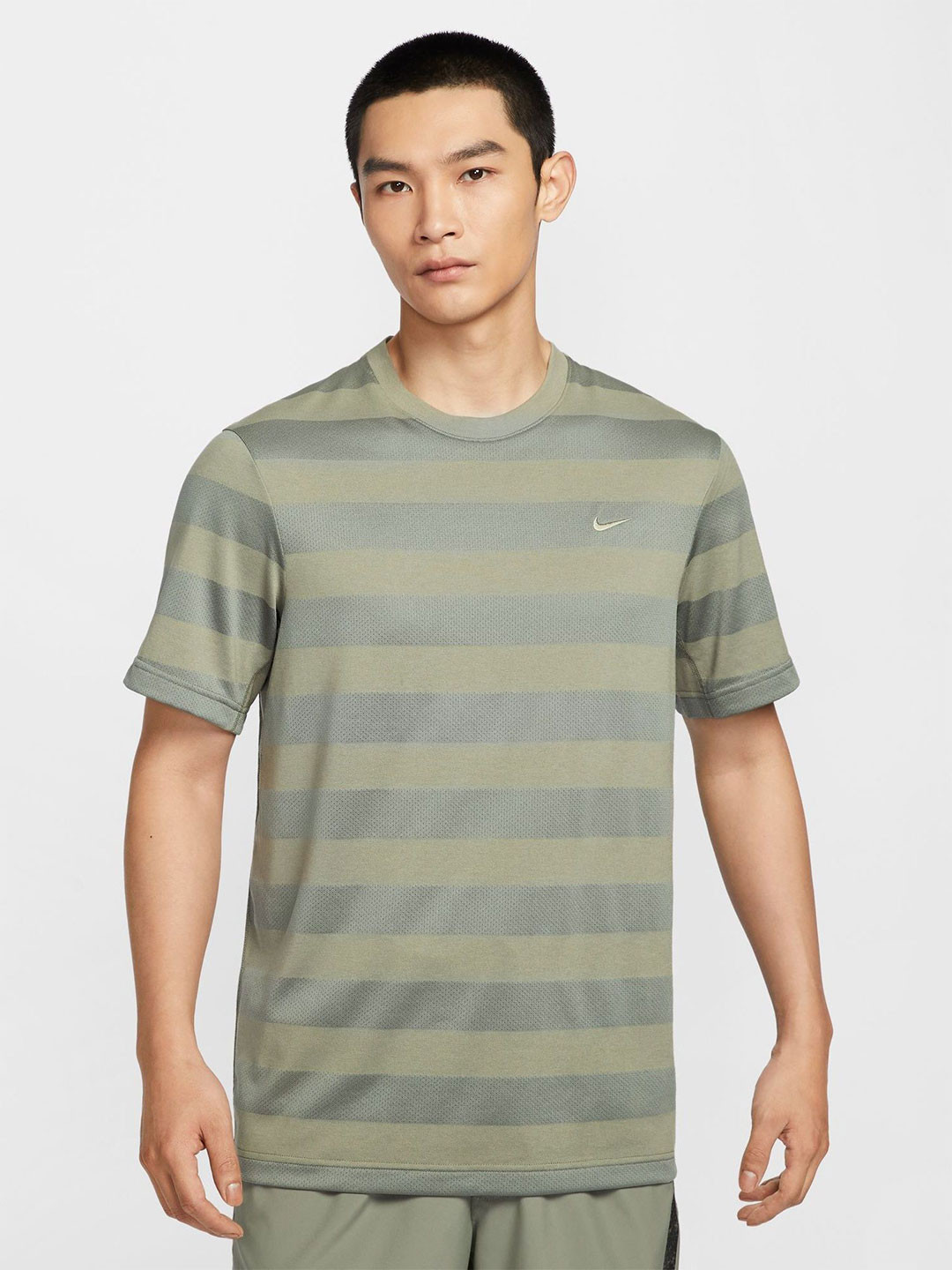 Nike Men Primary Dri-FIT Striped Fitness Cotton T-shirt