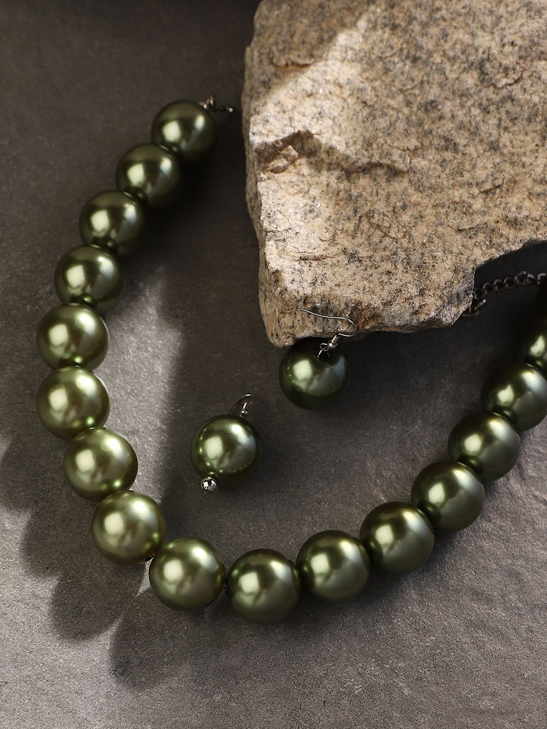 SOHI The Majest Jewellery Set