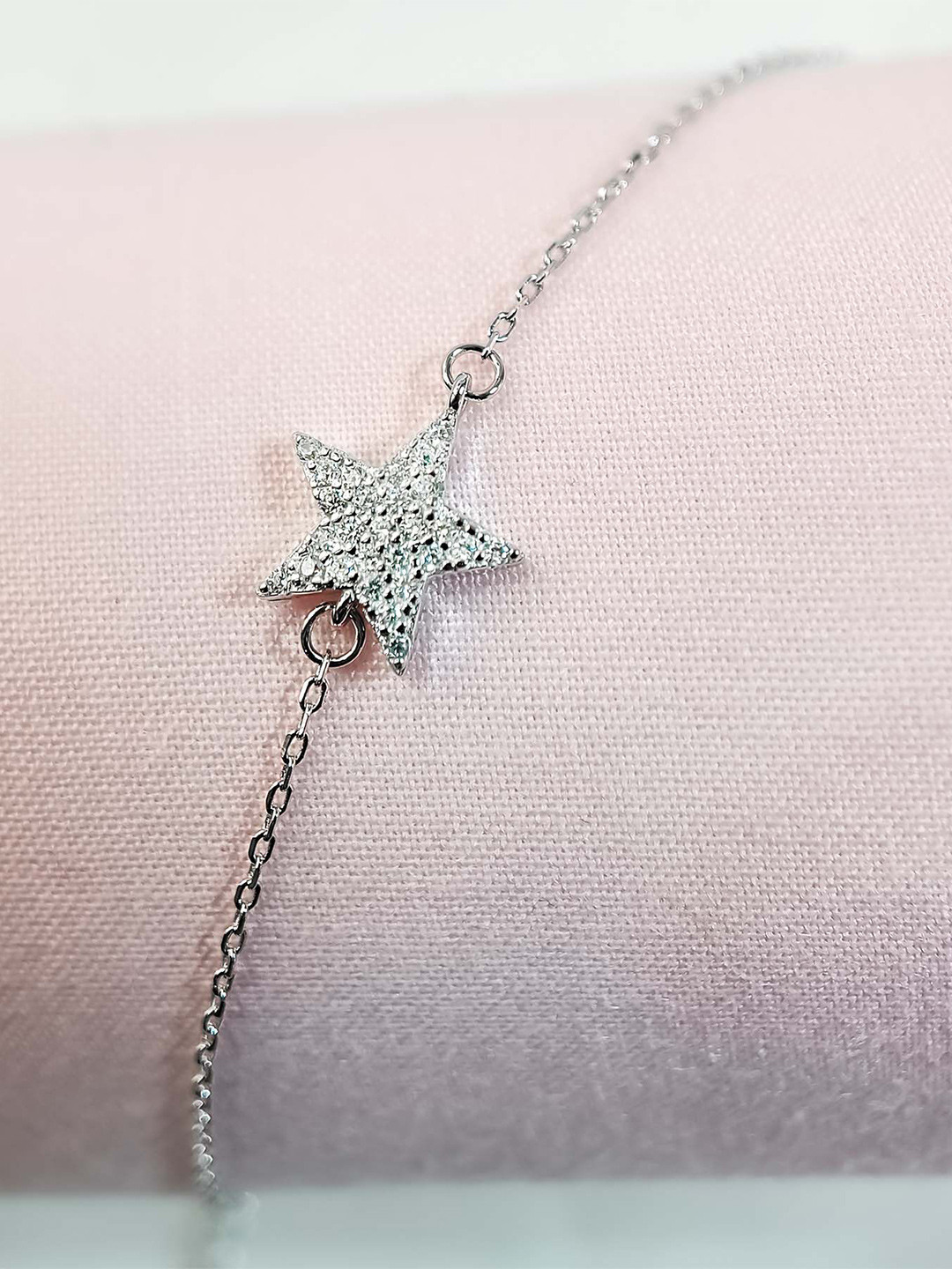 INARI SHINES 925 Silver Zircon Studded Star Bracelet