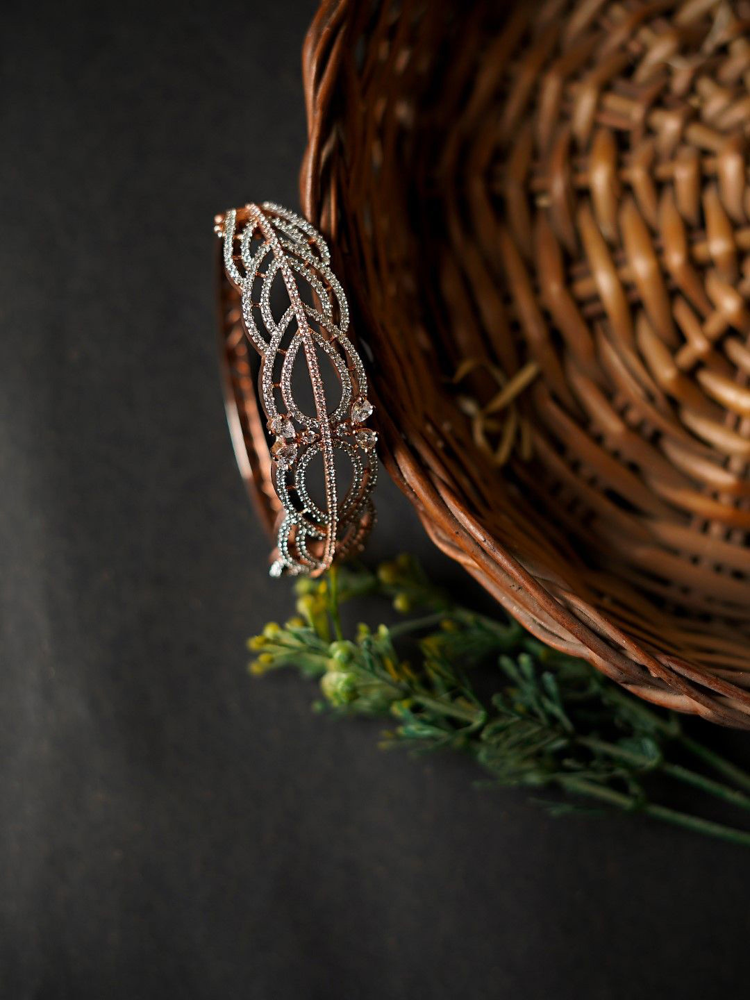 FASHION EMPIRE Timeless Rose Gold-Plated Bracelet for Effortless Elegance