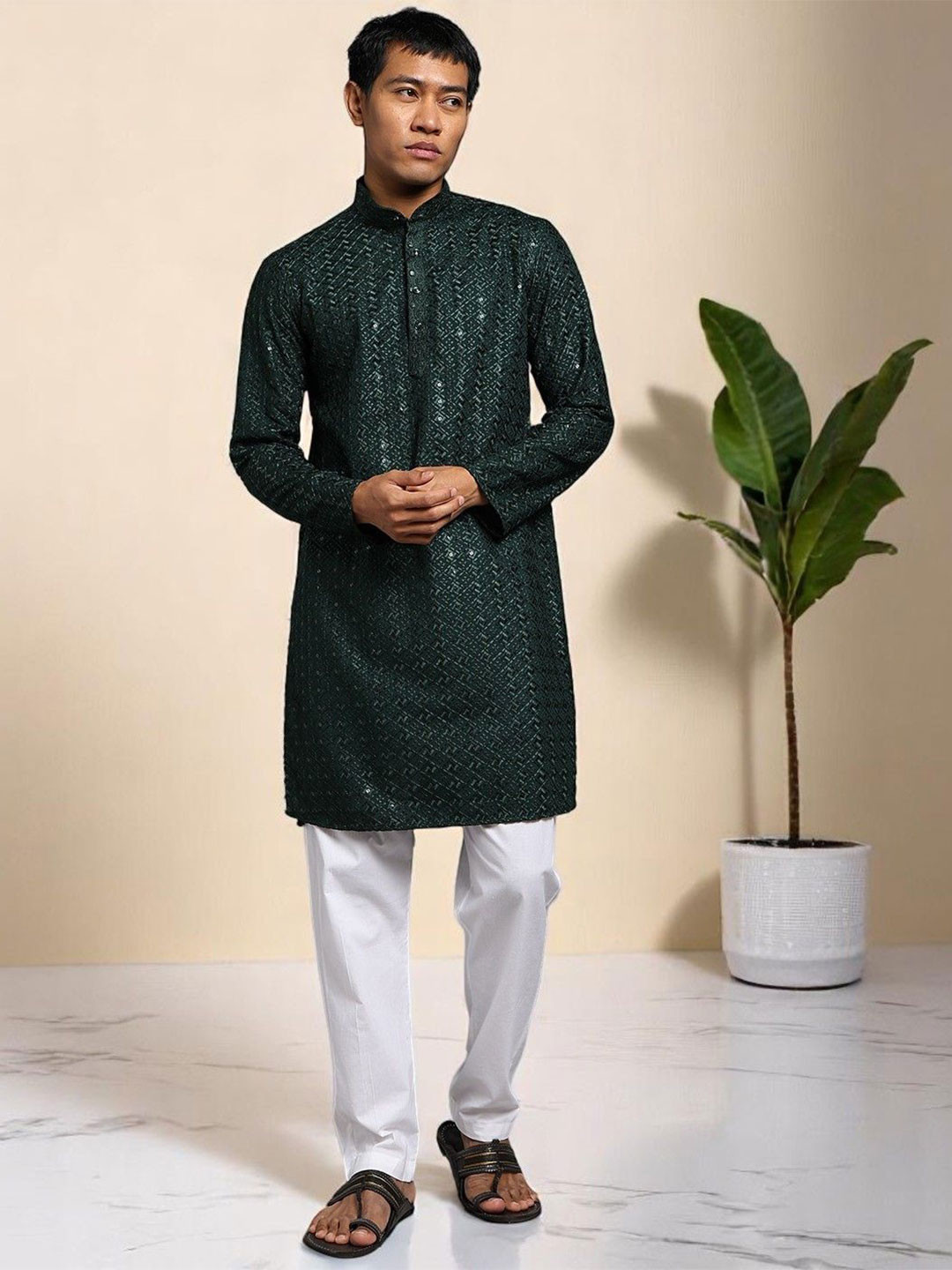 TRYBUY.IN Men Ethnic Motifs Embroidered Full Sleeves Mandarin Collar Chikankari Kurta