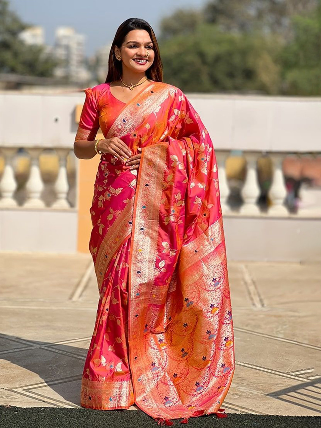 Lyunica Woven Design Zari Banarasi Saree