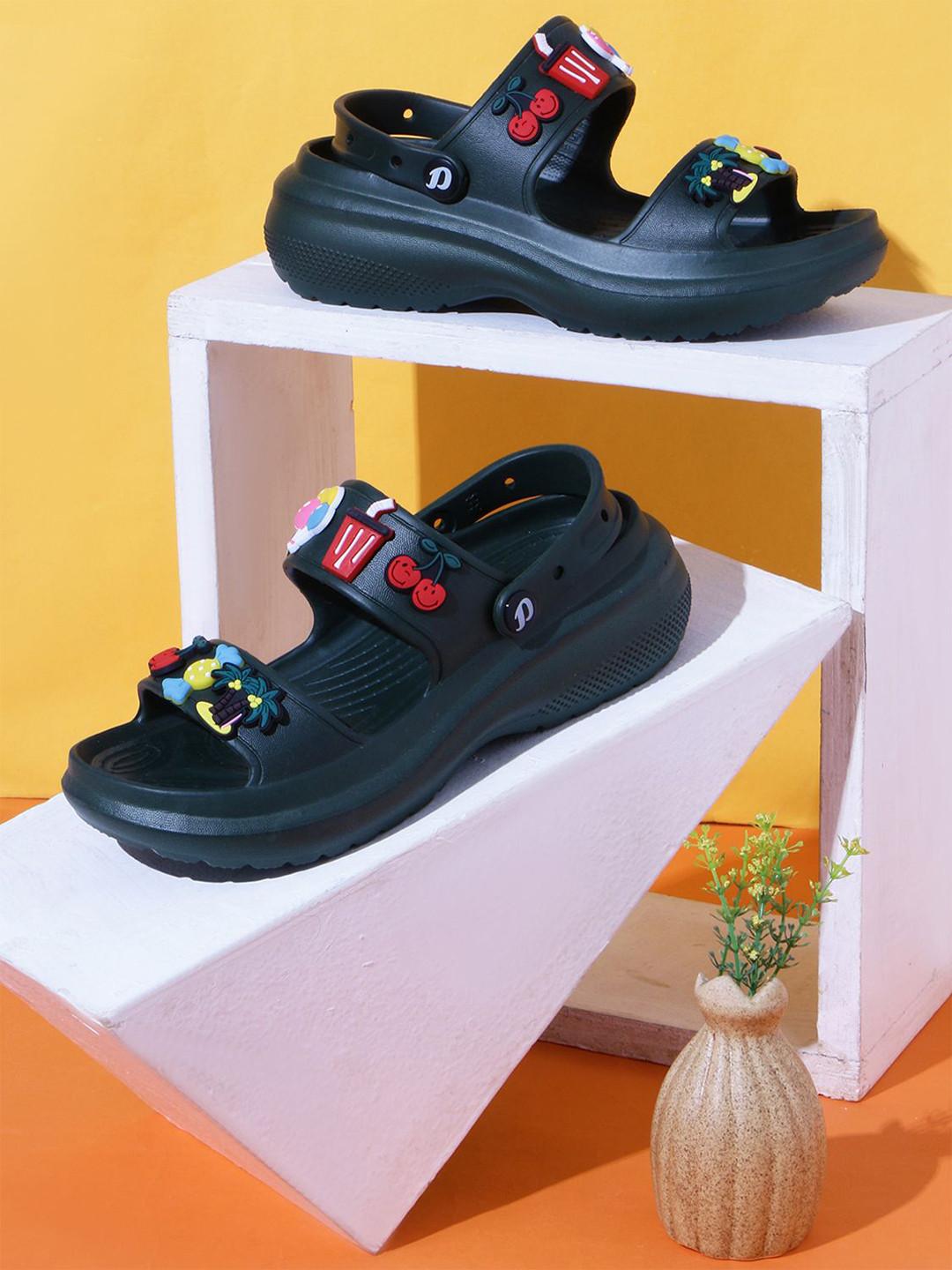 DOCTOR EXTRA SOFT Women Silicon Jibbitz