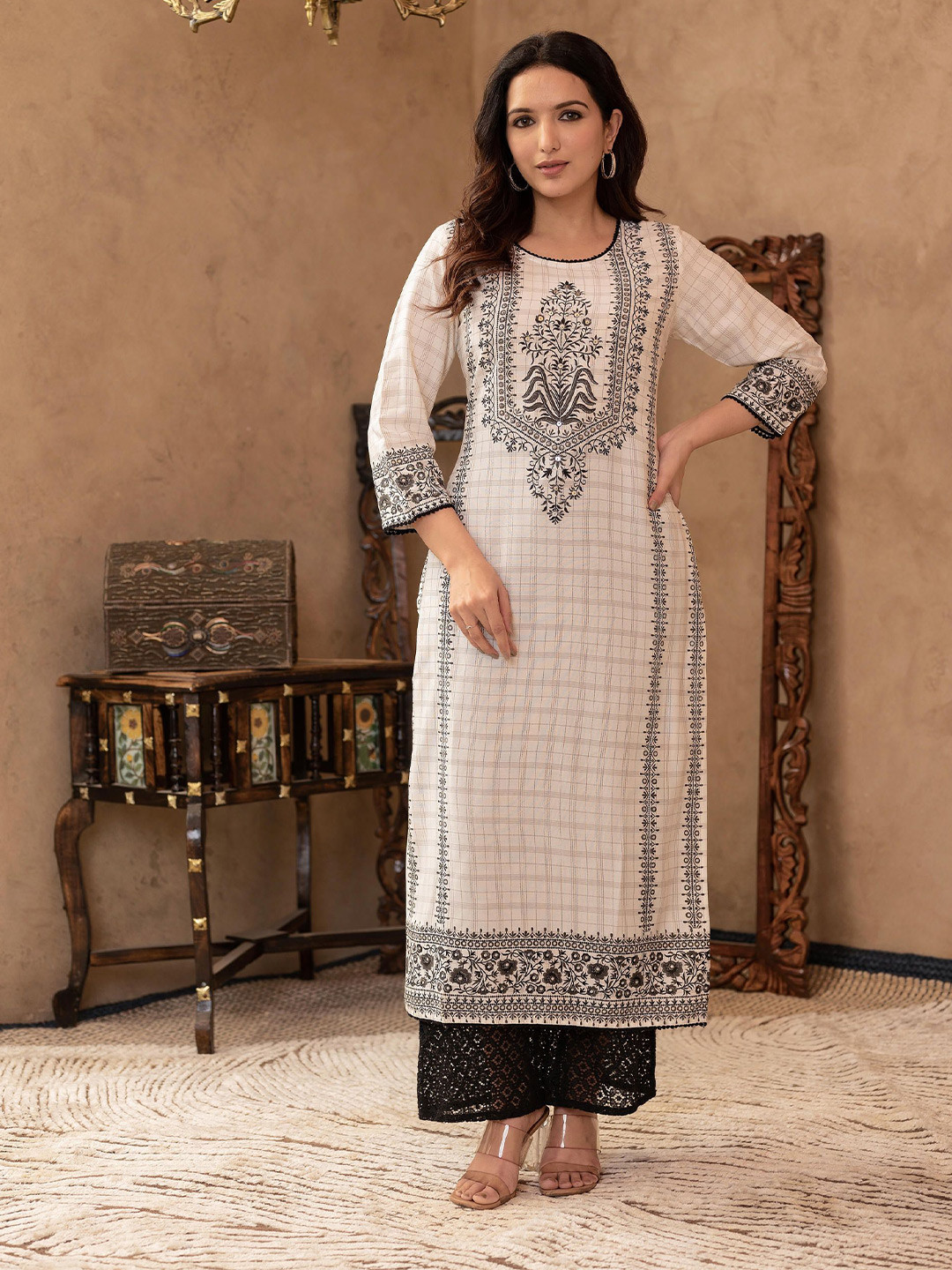 Juniper Women Ethnic Motifs Embroidered Regular Sleeves Kurta