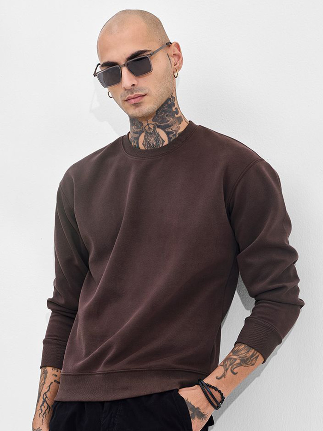 Snitch Men Brown Solid Sweatshirts