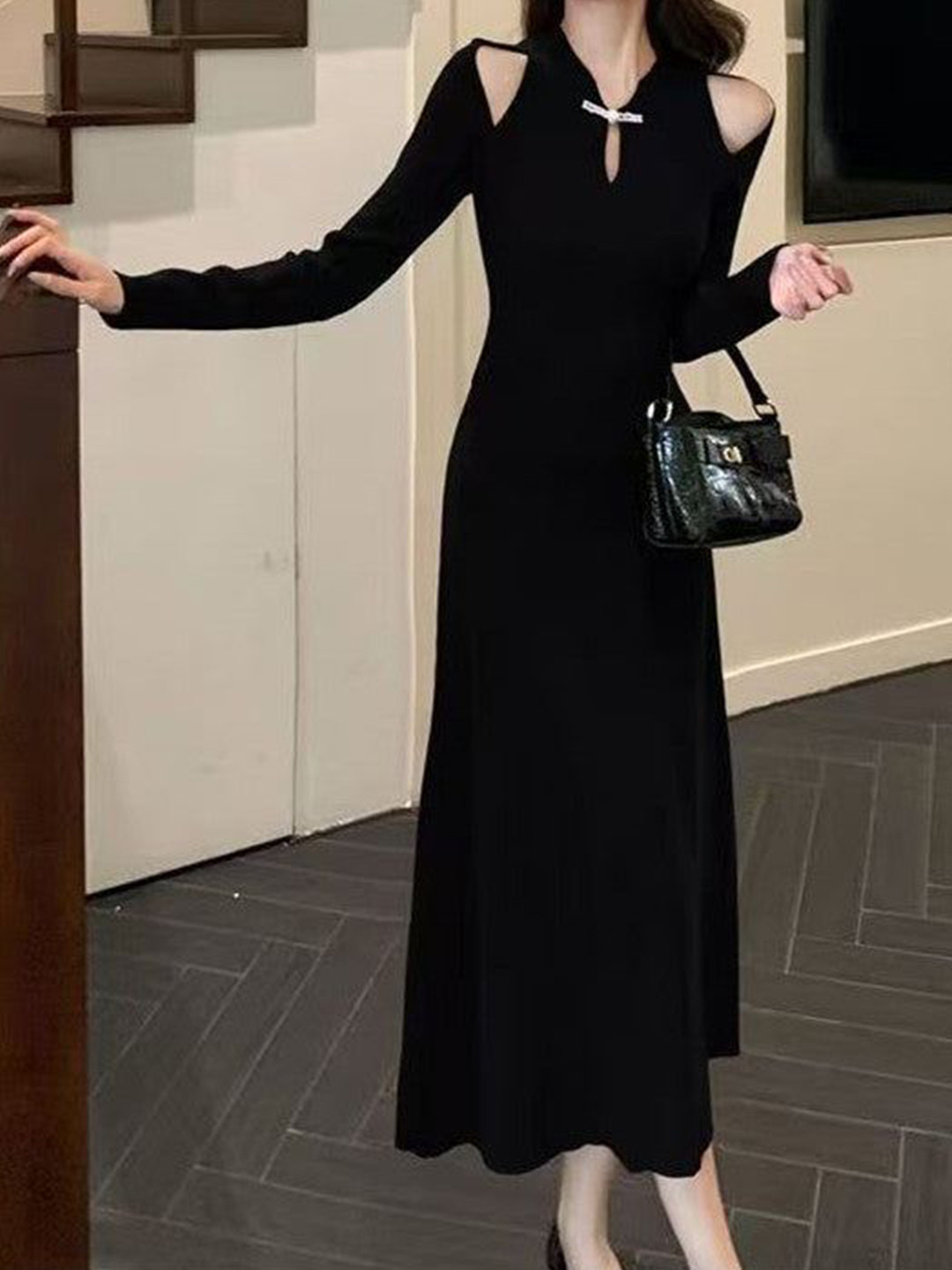 Outzidr Solid Black Cold-Shoulder Sleeves Fit And Flare Maxi Dress