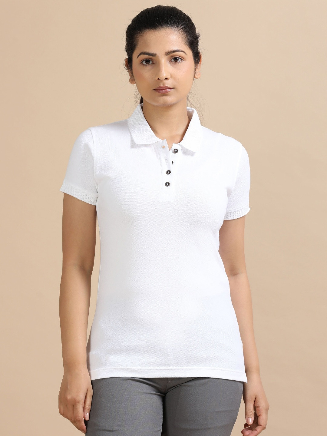 SHOWKEY Women Solid Polo Collar T-shirt