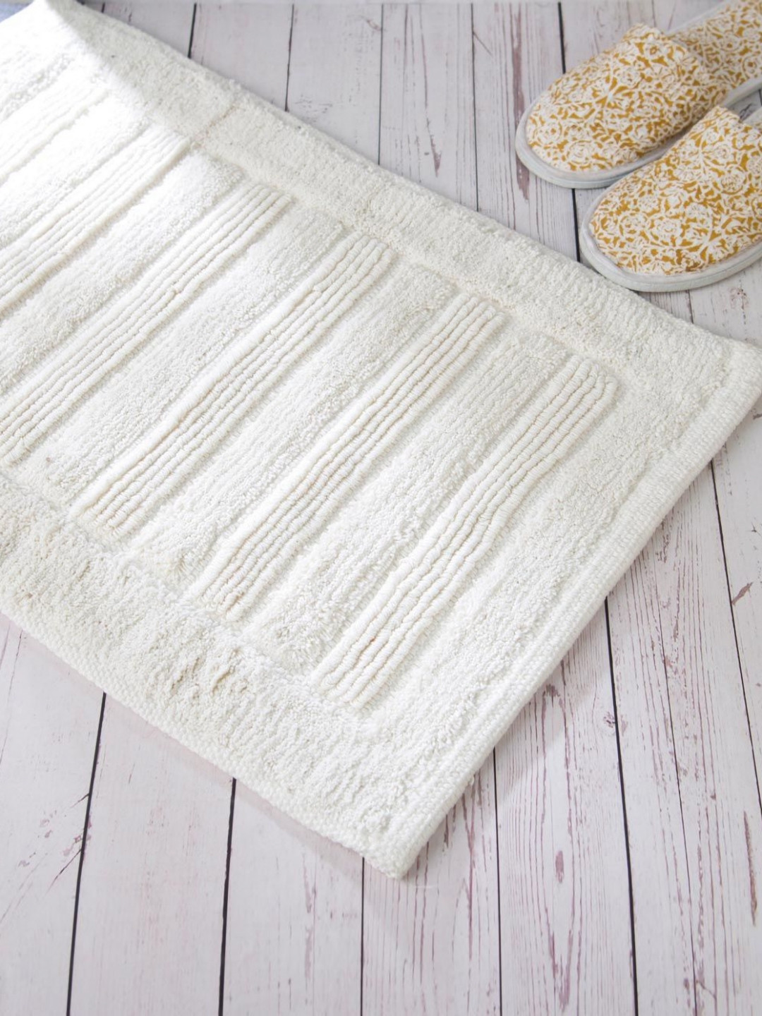 Fabindia White 1380 GSM Cotton Bath Mat