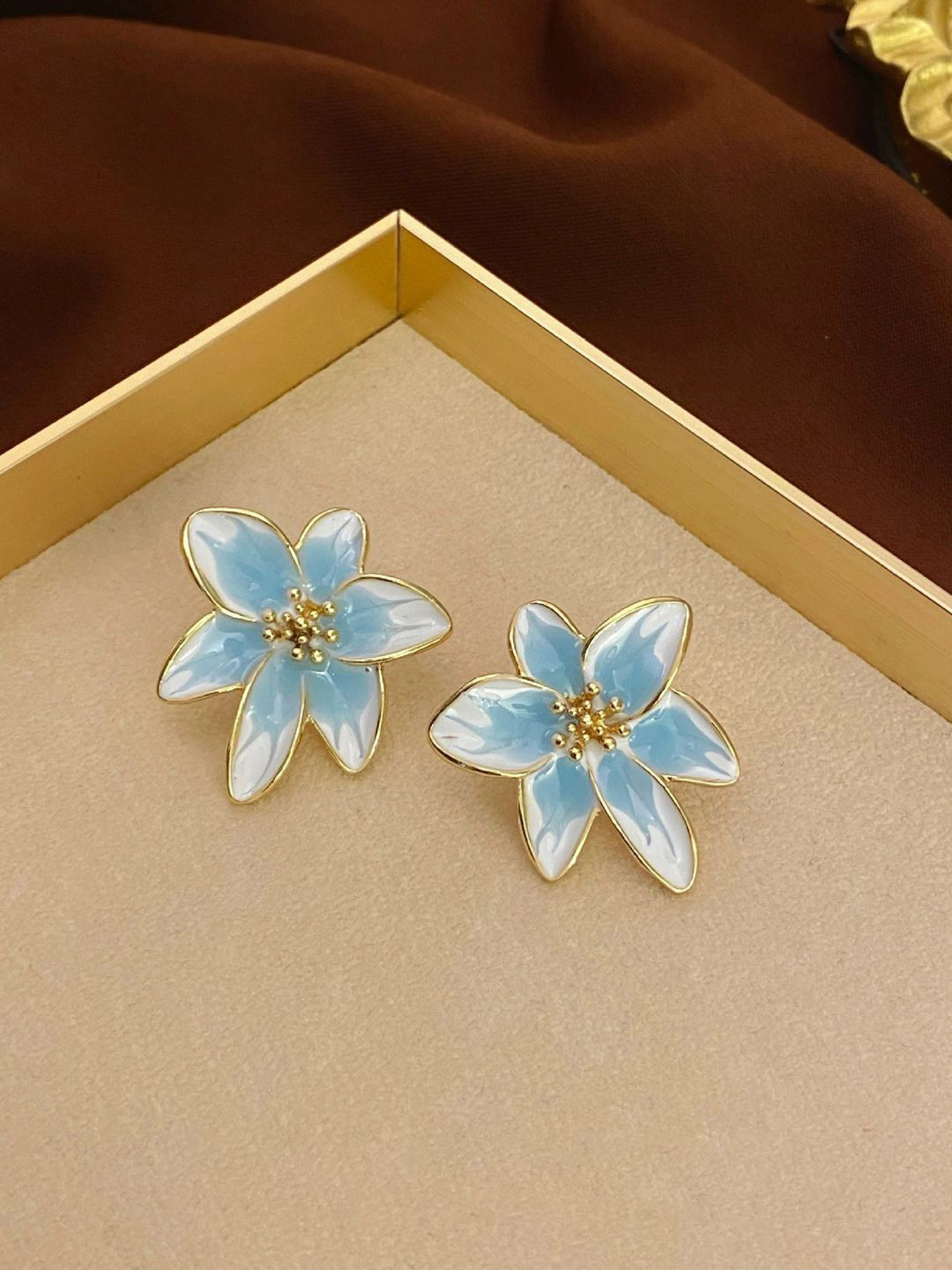FIMBUL Rhodium-Plated Artificial Beaded Floral Shaped Studs