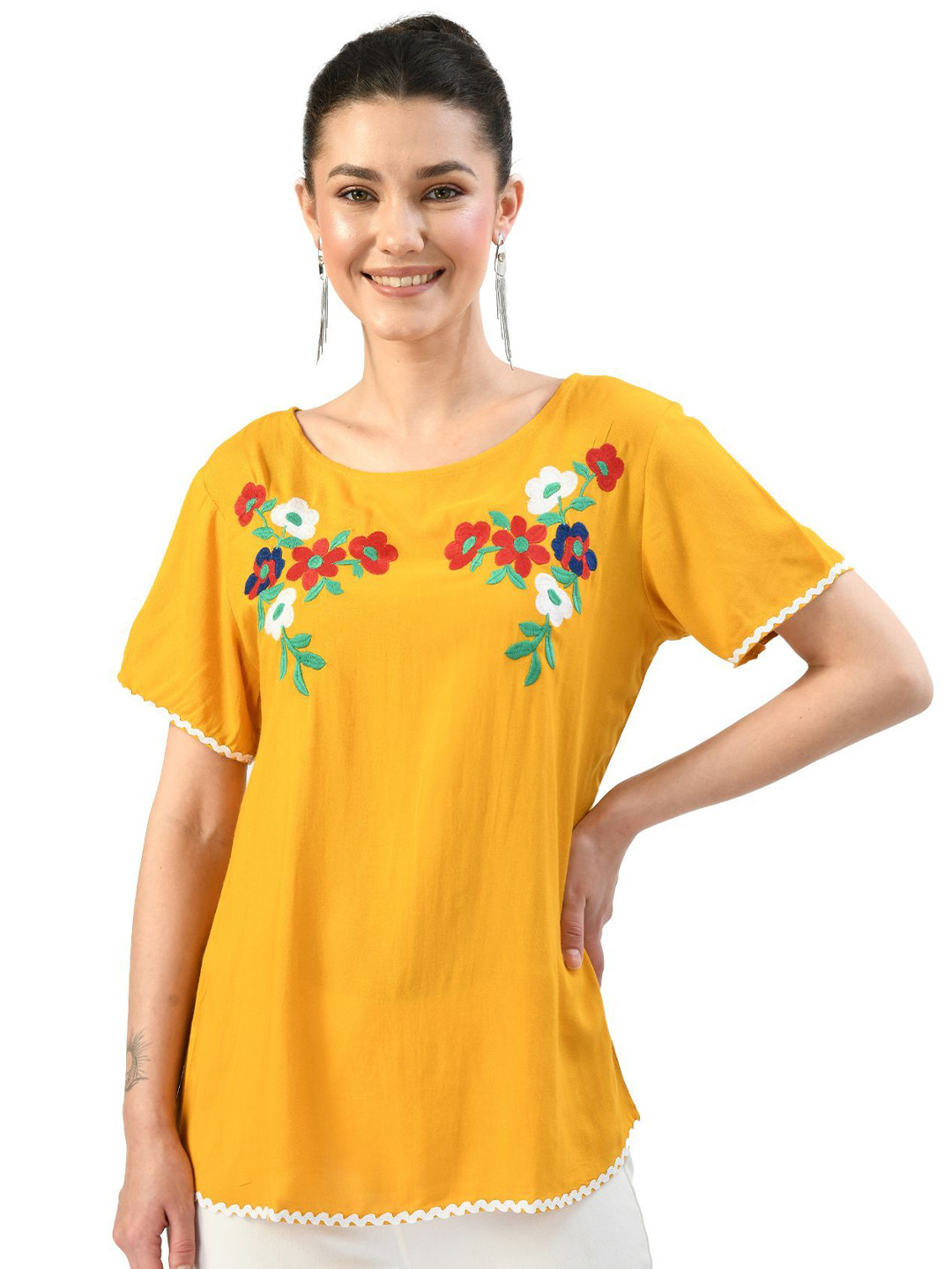 AGARU Women Floral Embroidered Top