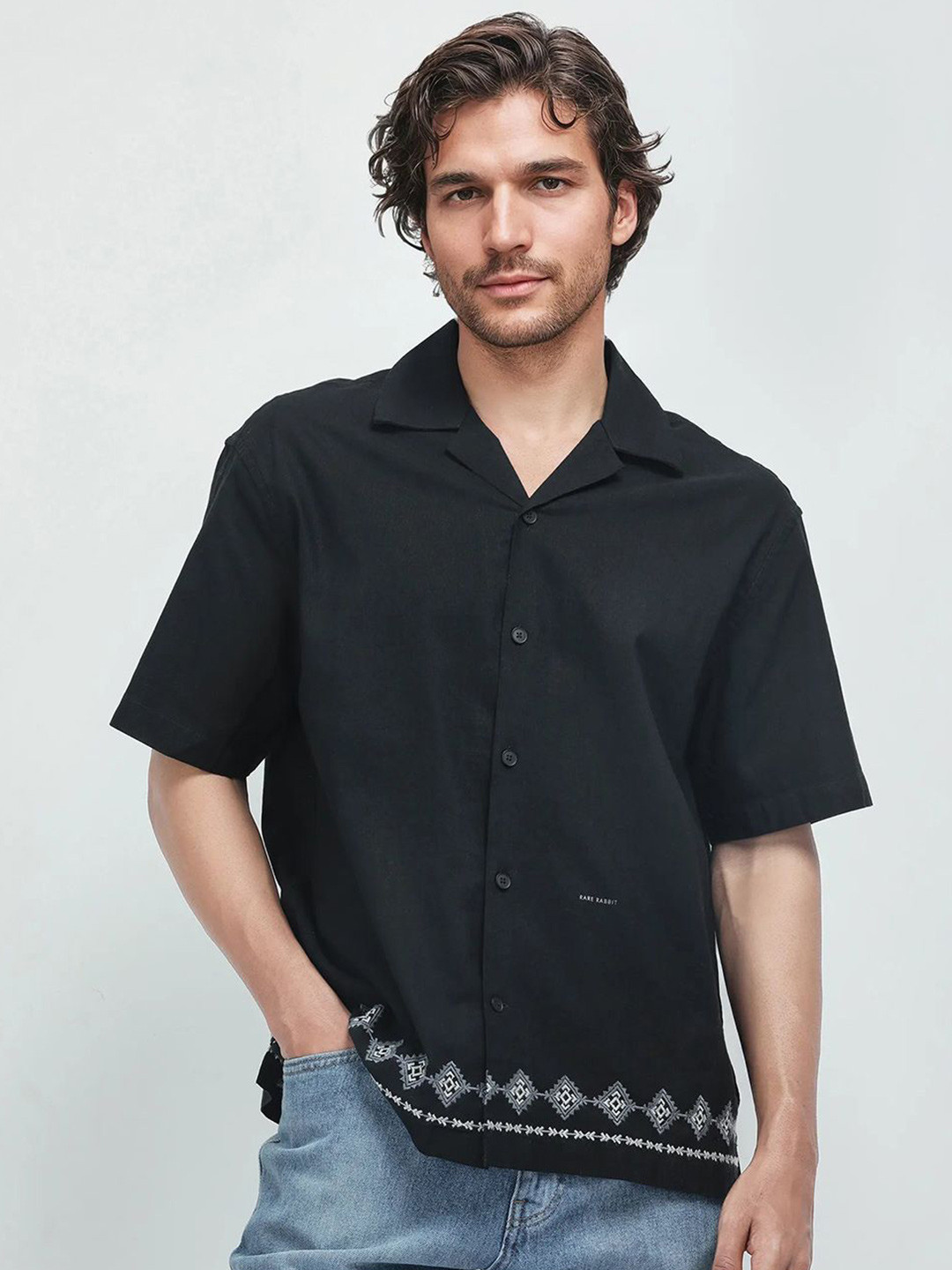 RARE RABBIT Trik Primary Men Black Boxy Shirt