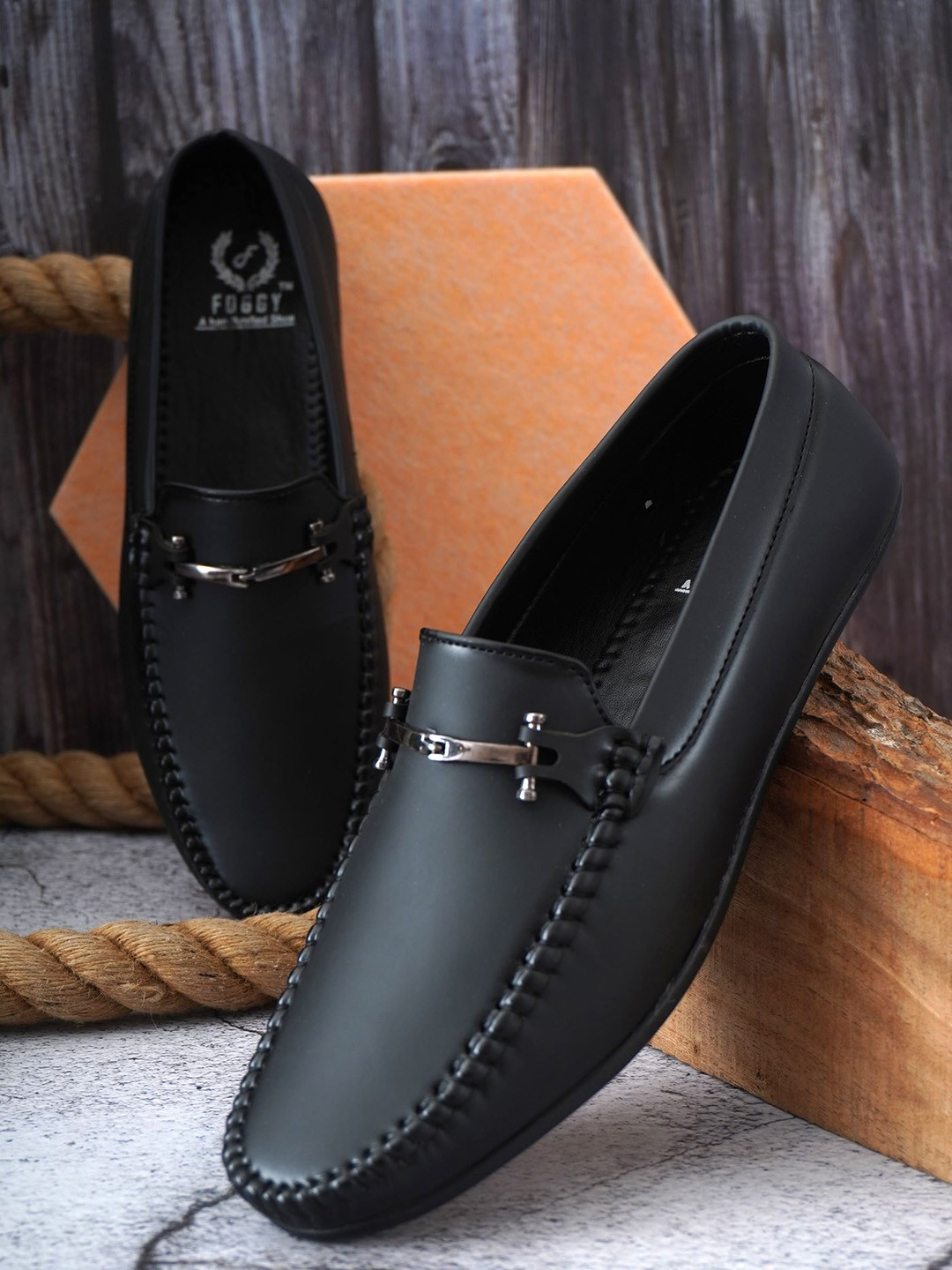 FOGGY Men Textured Loafers