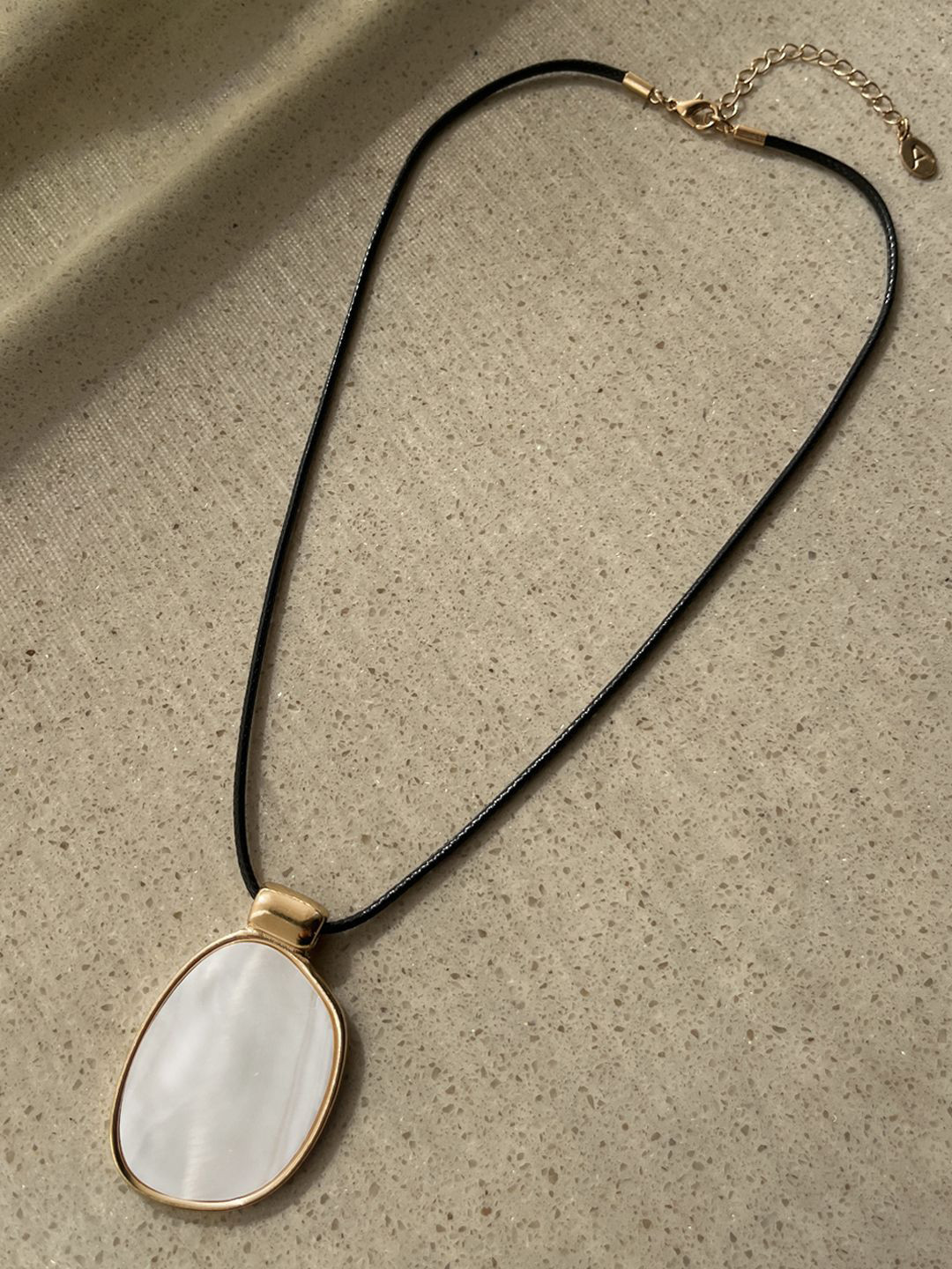 Accessorize Mother Of Pearls Oval Shaped Pendant With Chain