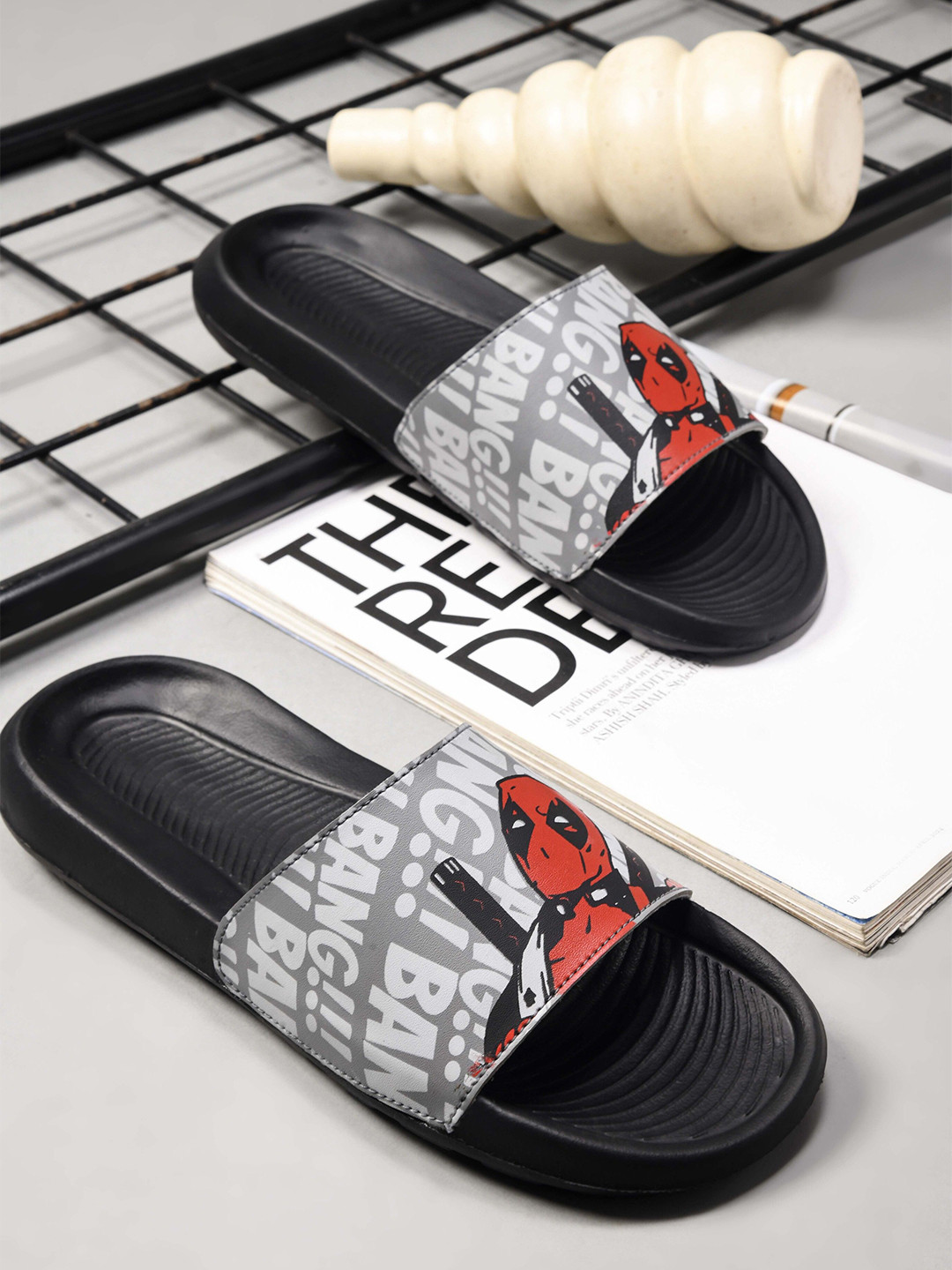 PERY PAO Men Printed Sliders