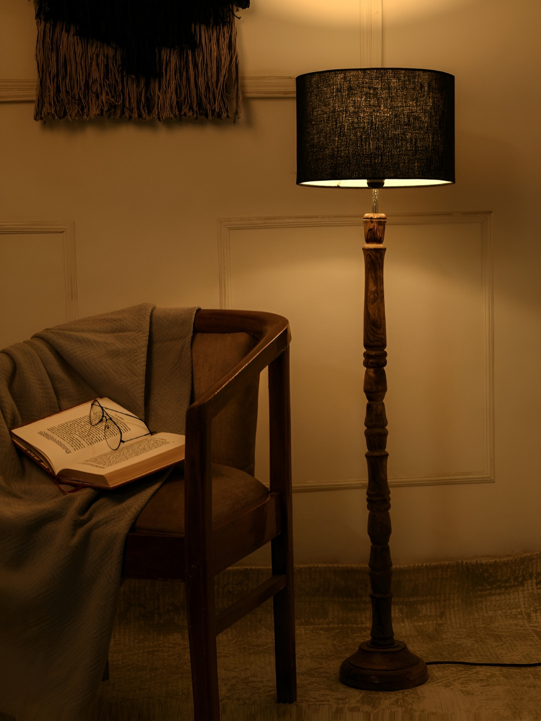 green girgit Black & Brown Wooden Floor Lamp