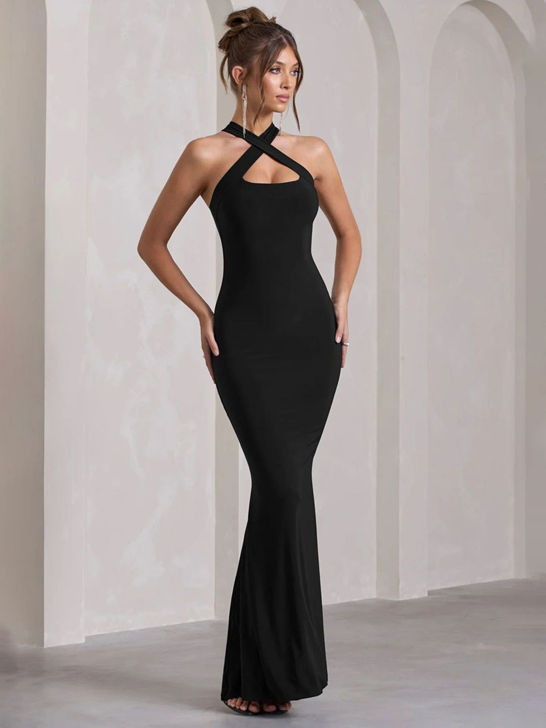 TRAQUILA Halter Neck Longline Top