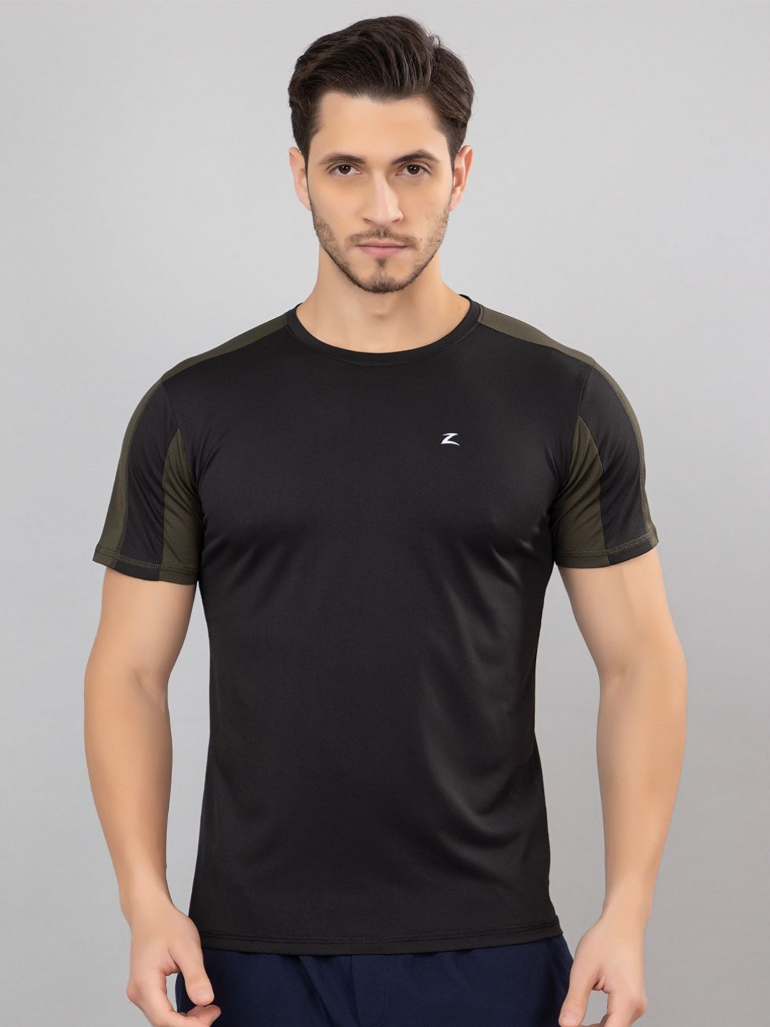Z Zagros Men Colourblocked Active Wear T-Shirt