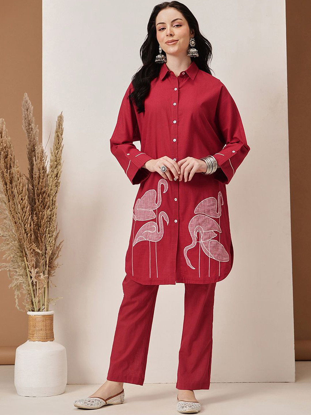 BARARA ETHNIC Women Animal Embroidered Regular Kurta with Trousers
