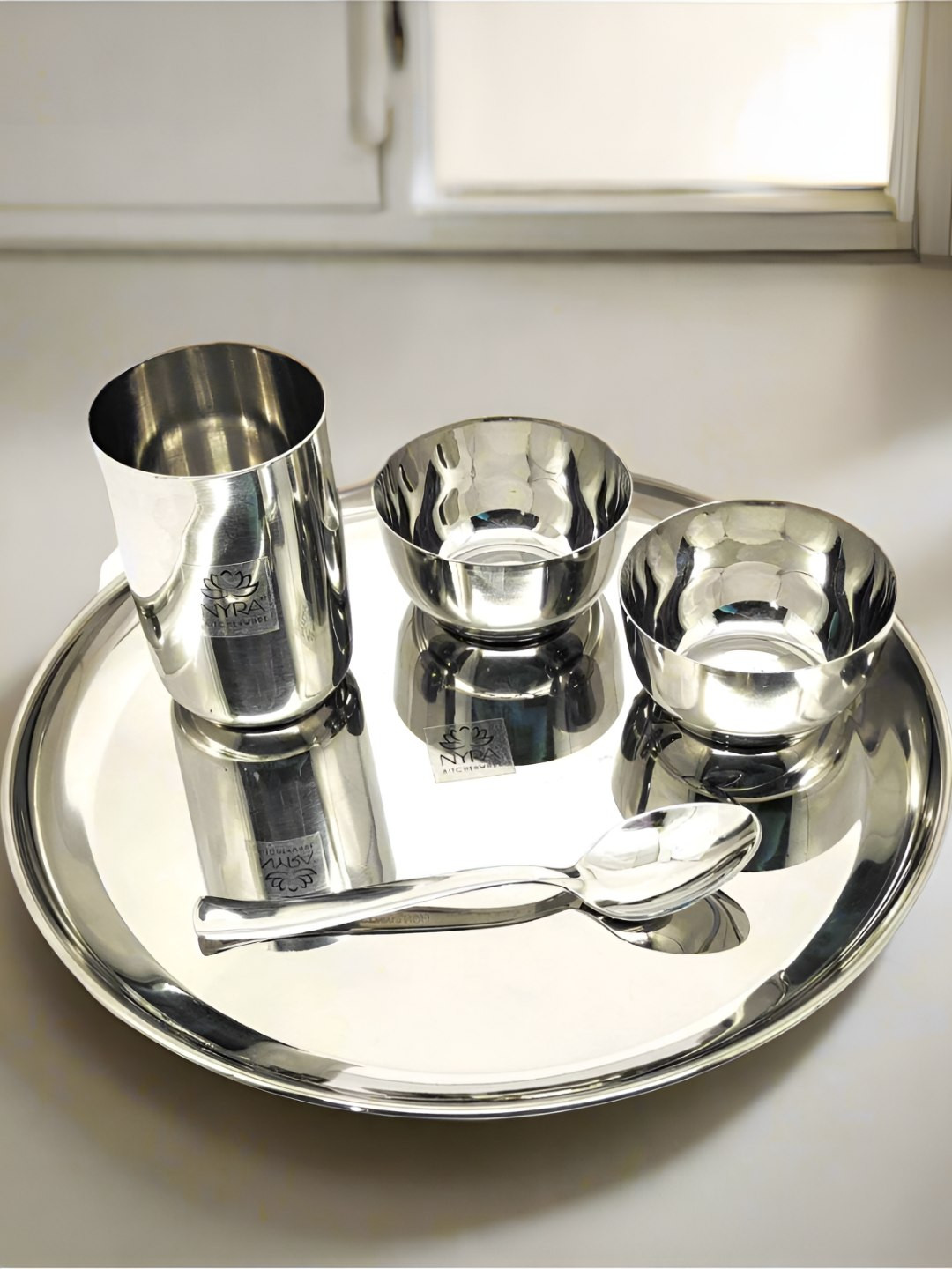 Nyra Kitchenware Premium Steel Solid Stainless Steel Dishwasher Safe 5 Piece Dinner Set