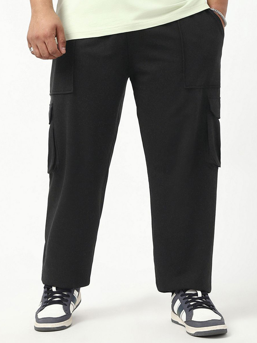 Bewakoof AIR Men Black Oversized Plus Size Cargo Joggers