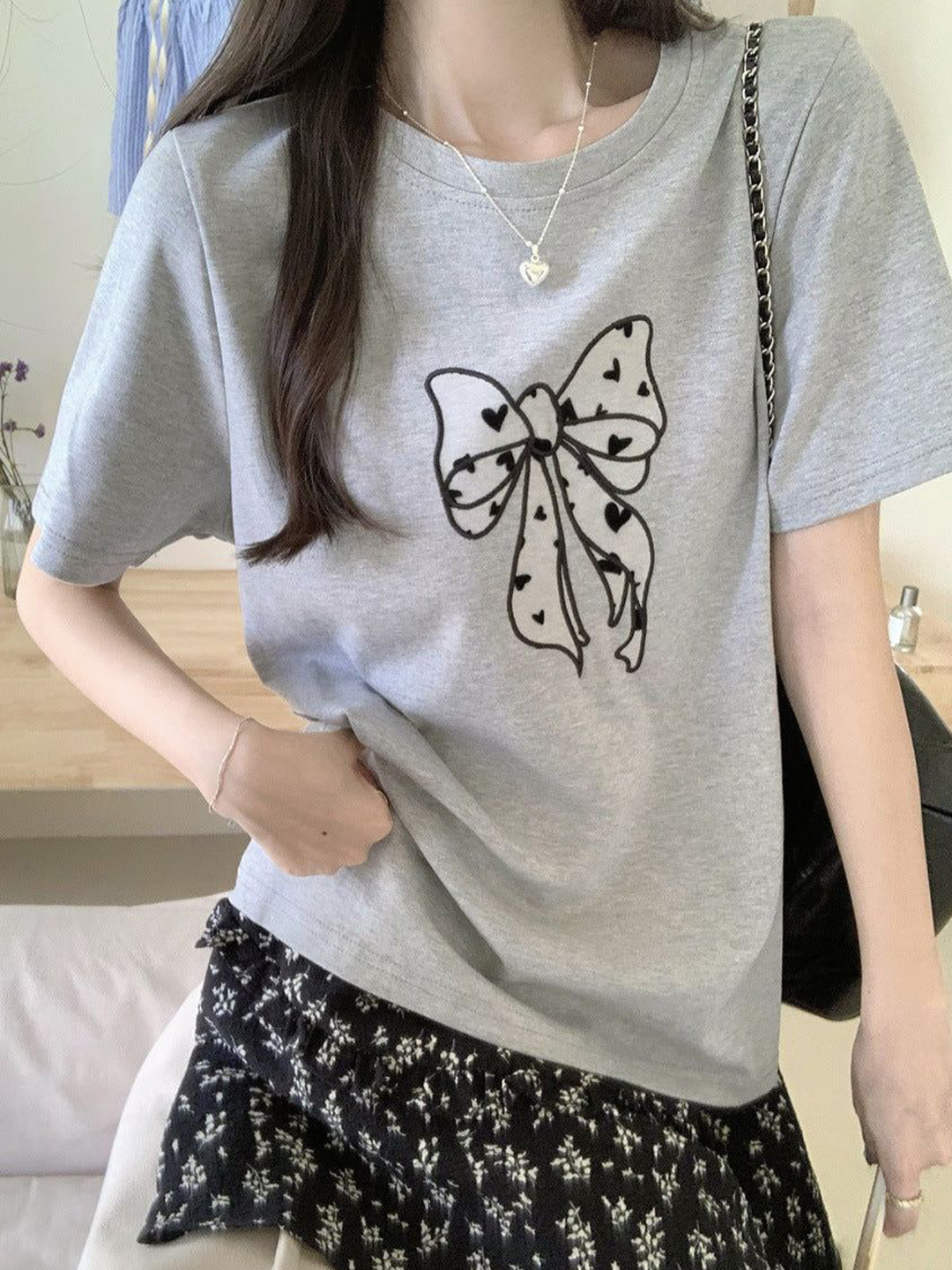 Outzidr Women Bow Print T-Shirt