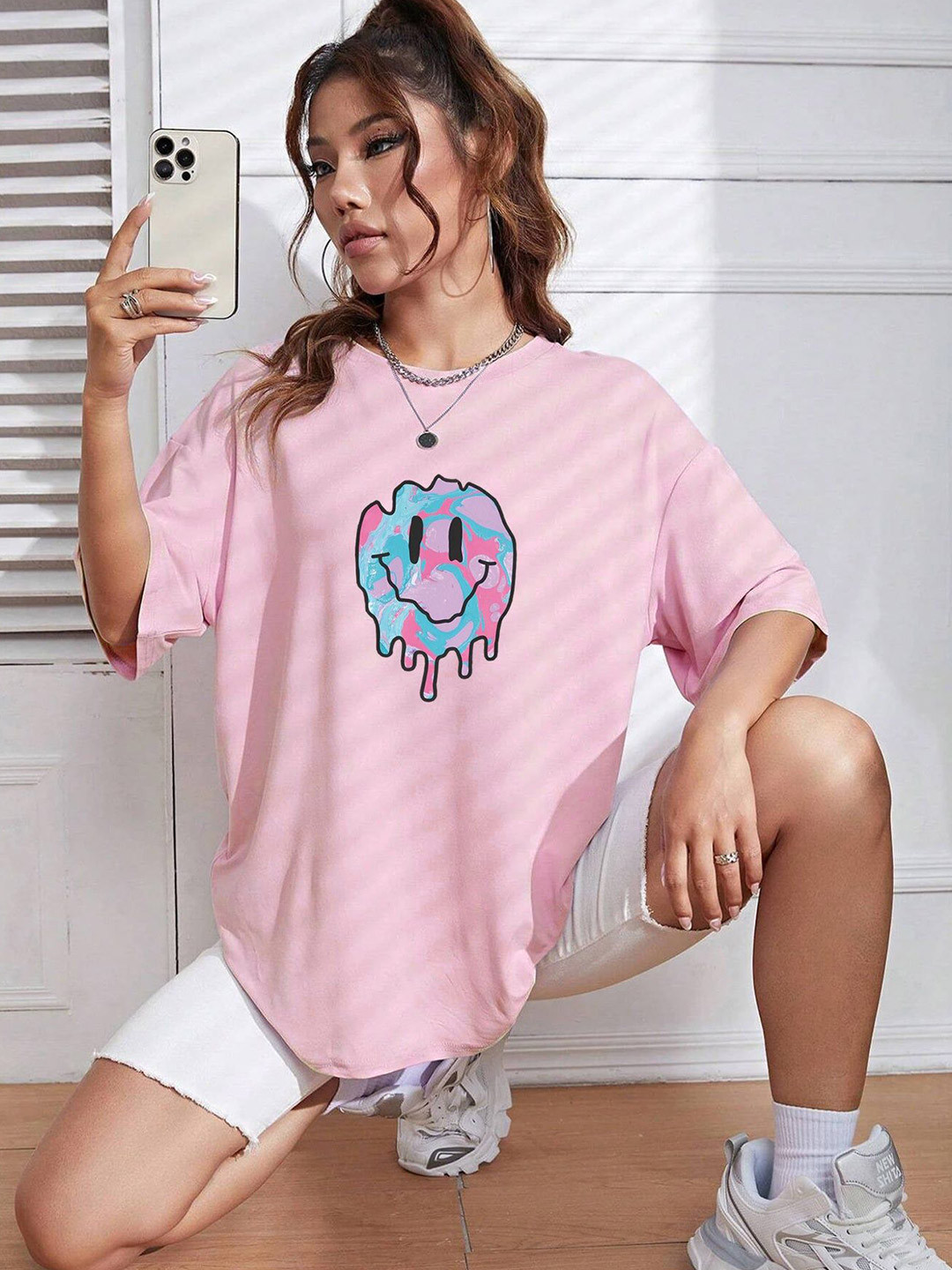 Outzidr Wome Graphic Print Round Neck Top