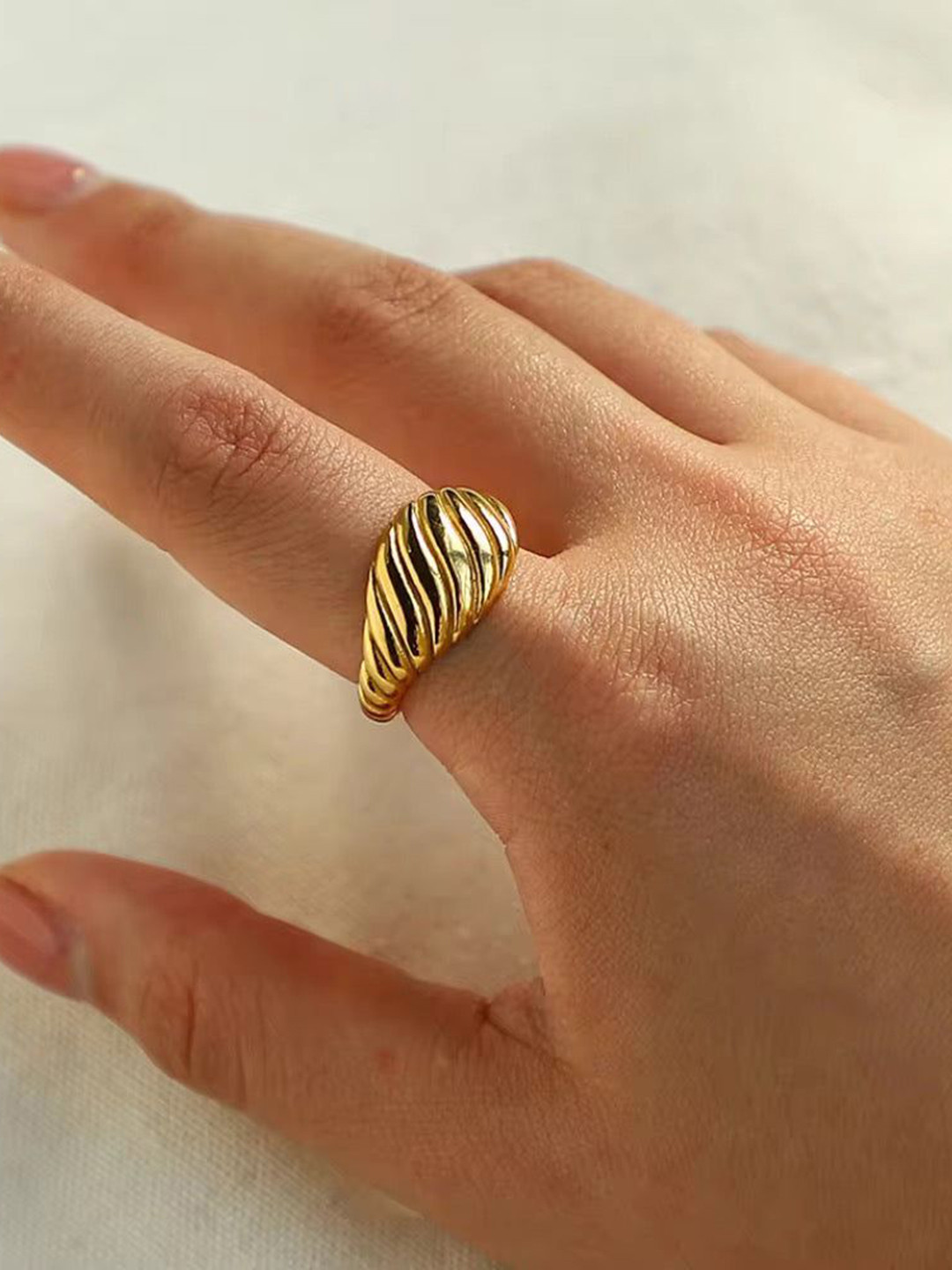 DressBerry 18K Gold-Plated Croissant Ring