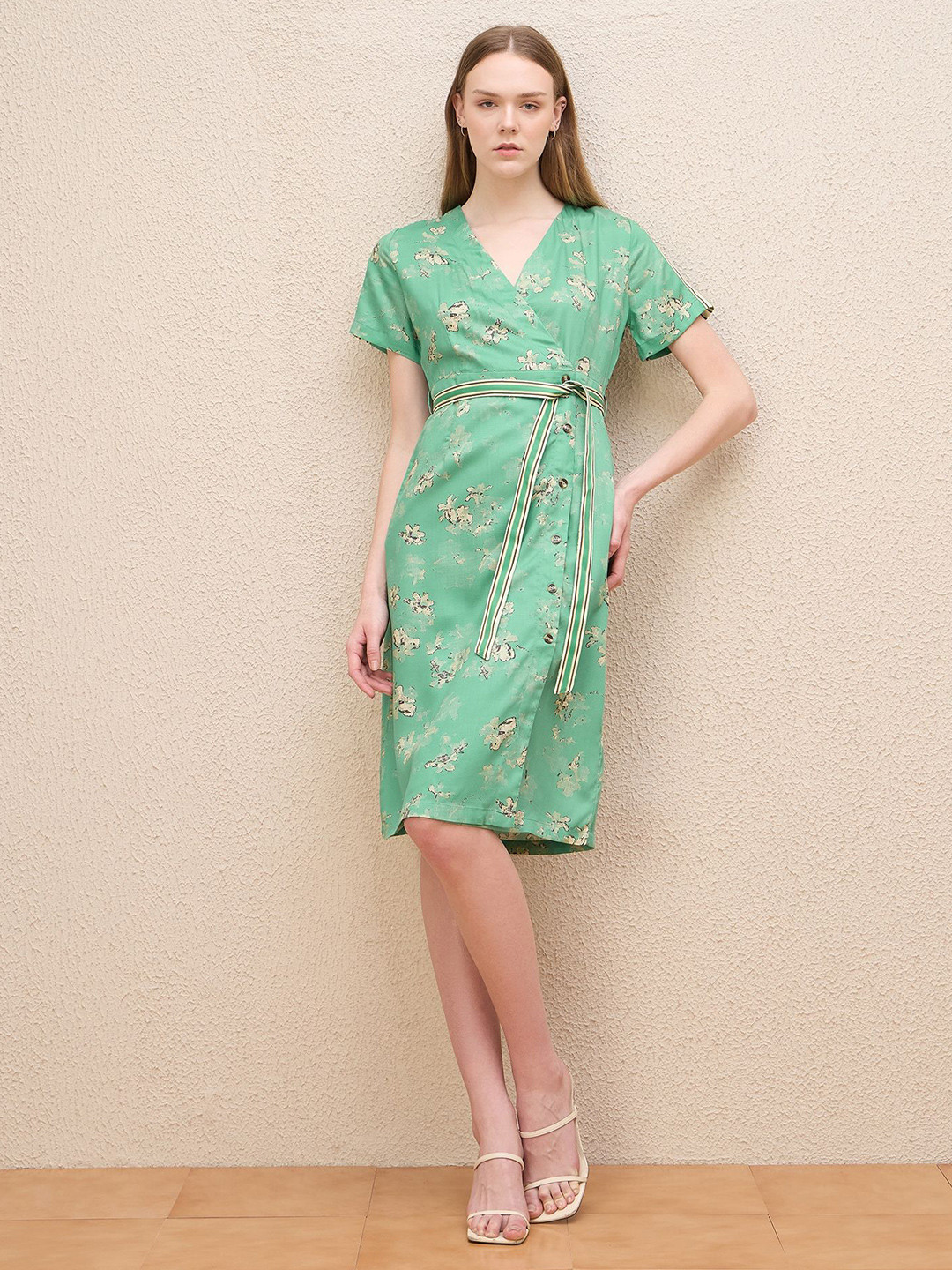 Iconic Women Floral Printed V-Neck Short Sleeves Wrap Dress