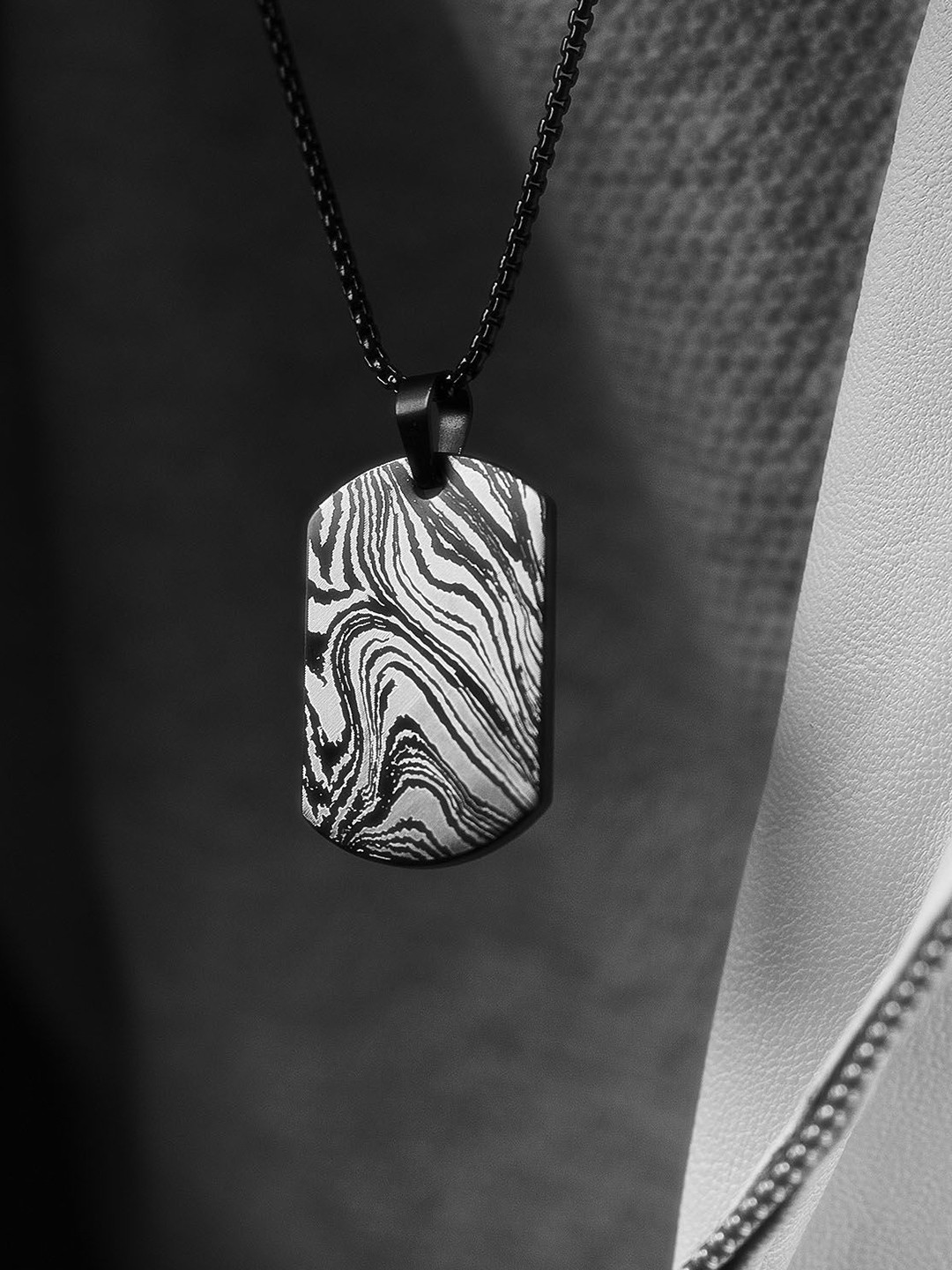 Mesmerize Men Stainless Steel Damascus Steel Dog Tag Pendant With Chain