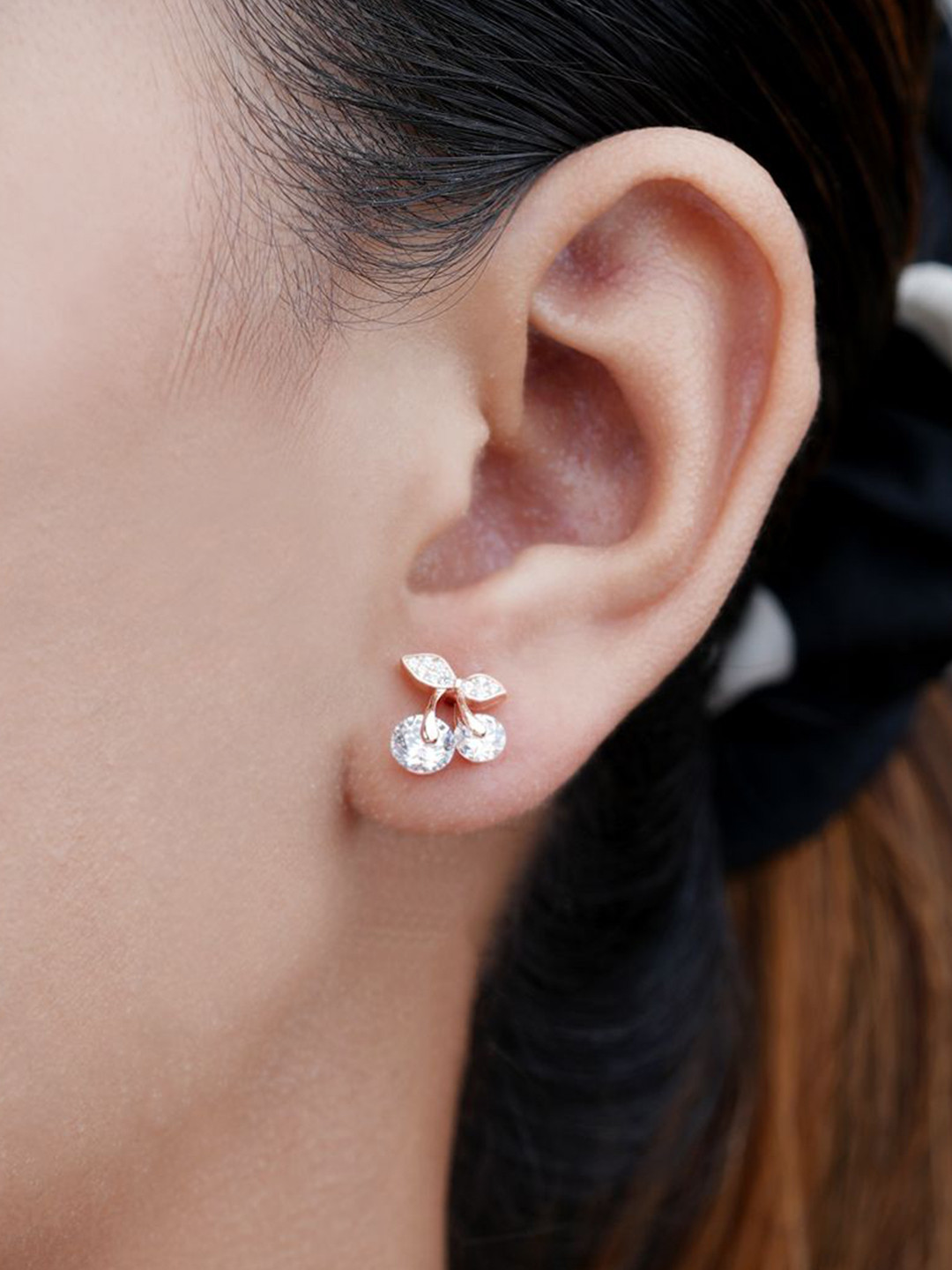 EZURR 925 Silver Whirling Diamond Earrings