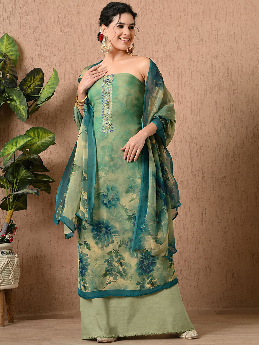 THE WEAVERS SHOP BY RAAVI Printed Organza Unstitched Dress Material