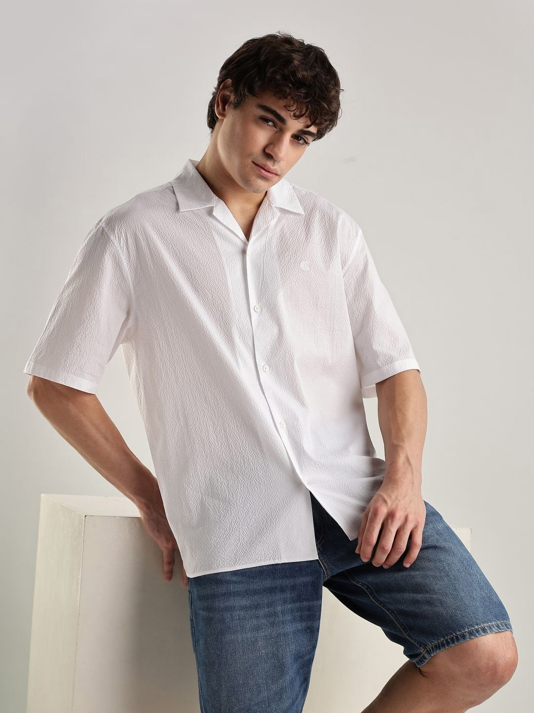 Calvin Klein Jeans Textured Regular-Fit Lapel Collar Seersucker Shirt