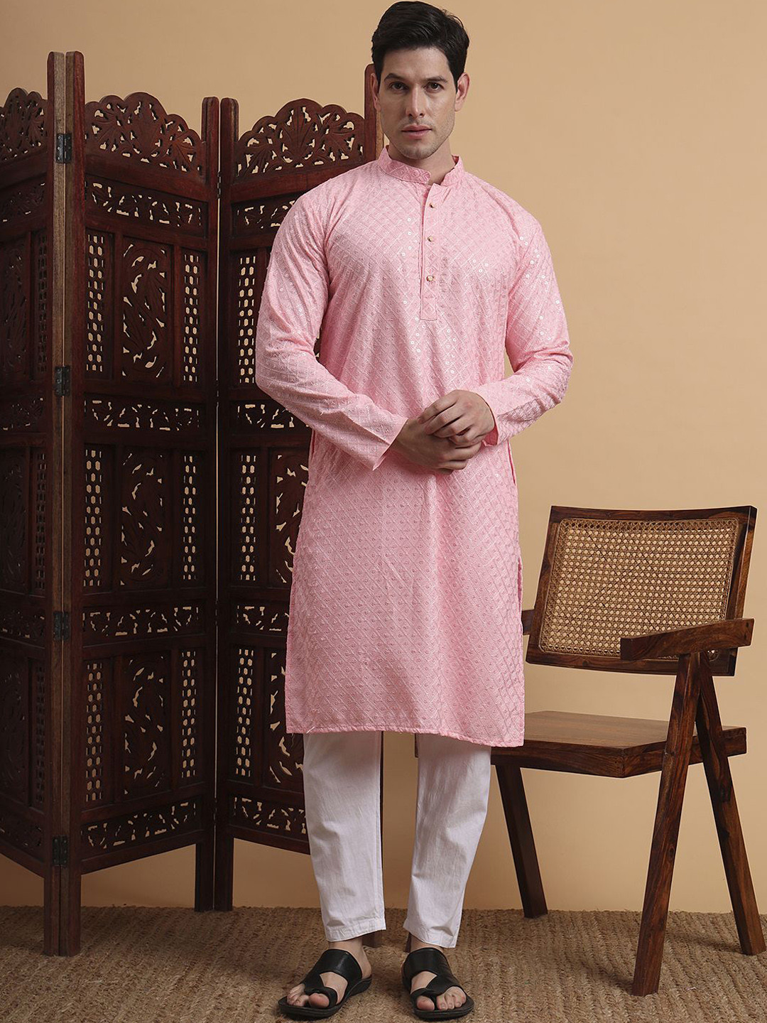 House of Pataudi Man Embroidered With chikenkari Work Straight Kurta