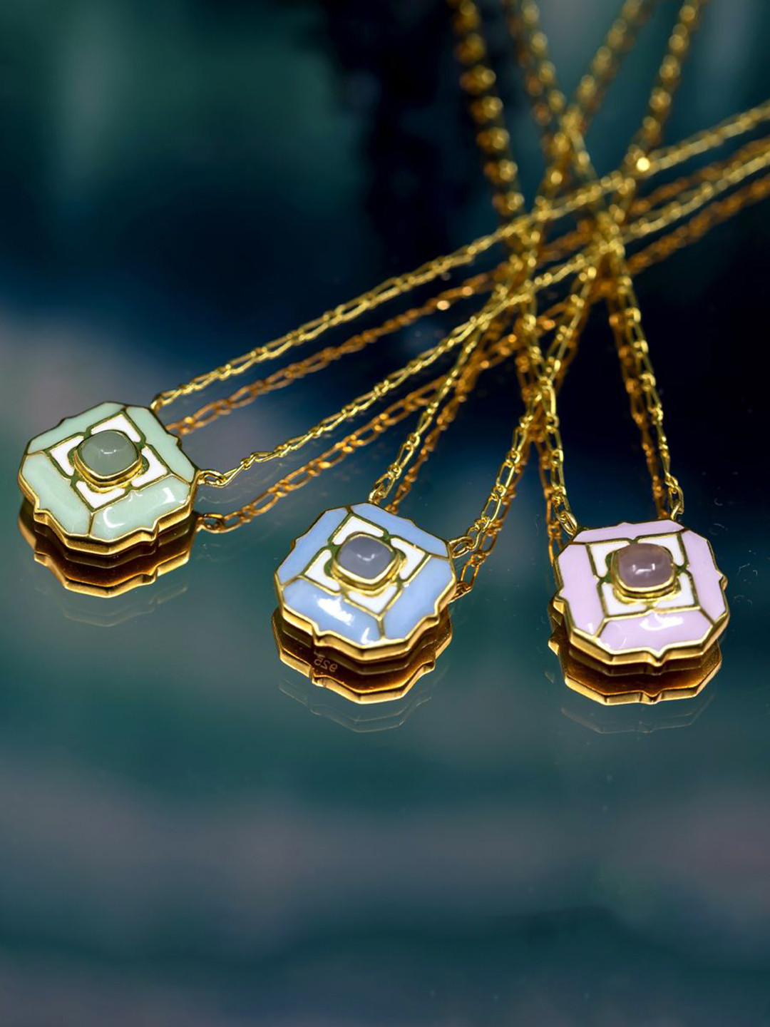 manner 92.5 Sterling Silver Gold Plated Calcedony Gemstone Studded Chain