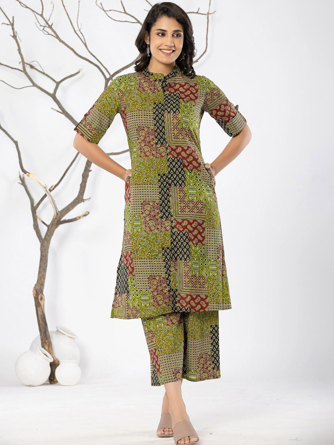 SHRIZA Floral Printed Mandarin Collar Pure Cotton Straight Kurta With Palazzo