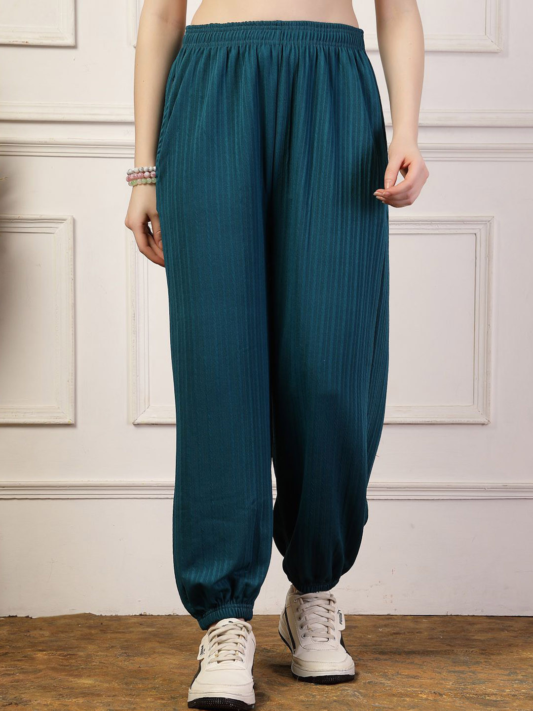 UZARUS Mid-Rise Joggers